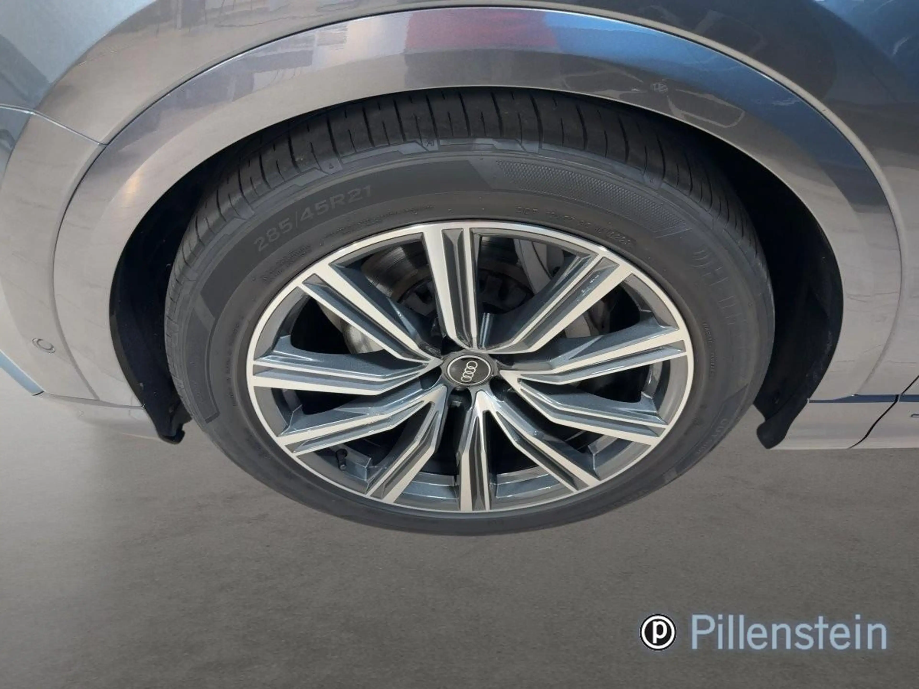 Audi Q8 S-LINE 50 TDI qu. tiptr. VOLL MATRIX AHK STANDH — photo 6