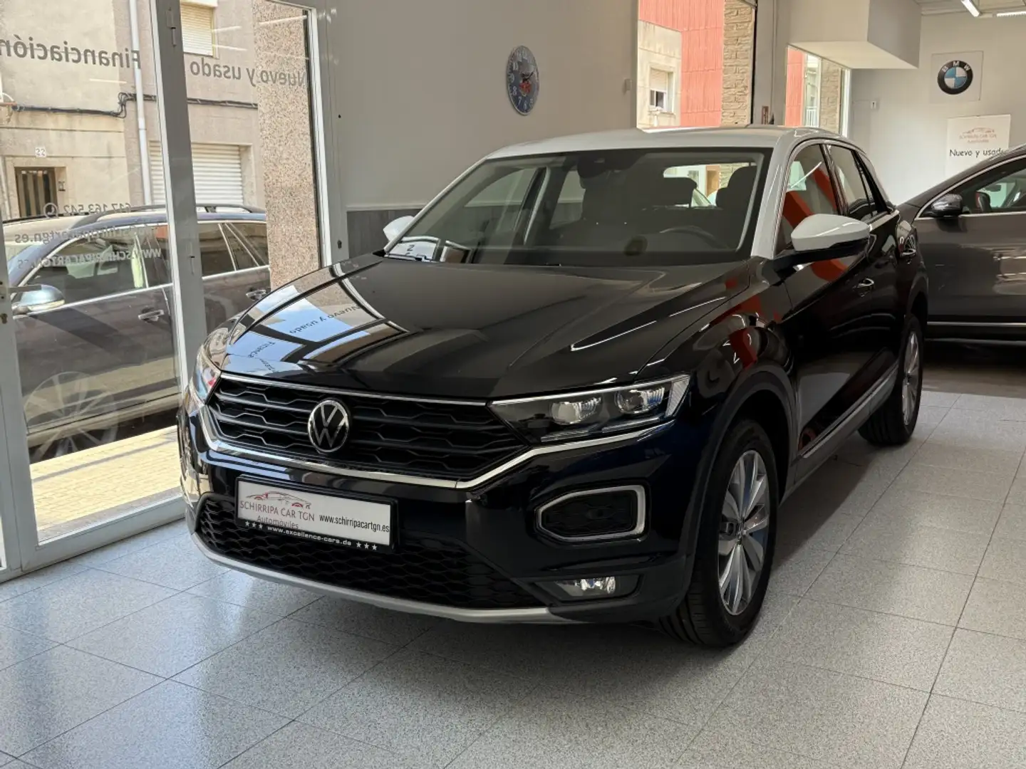 Volkswagen T-Roc 1.0 TSI Advance 81kW Negro - 1