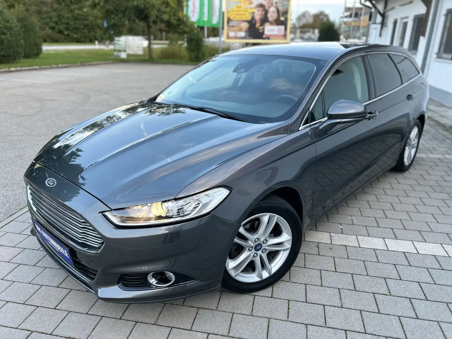 Ford Mondeo Titanium Turnier 2.0 TDCi / AHK / KAMERA Gris - 1