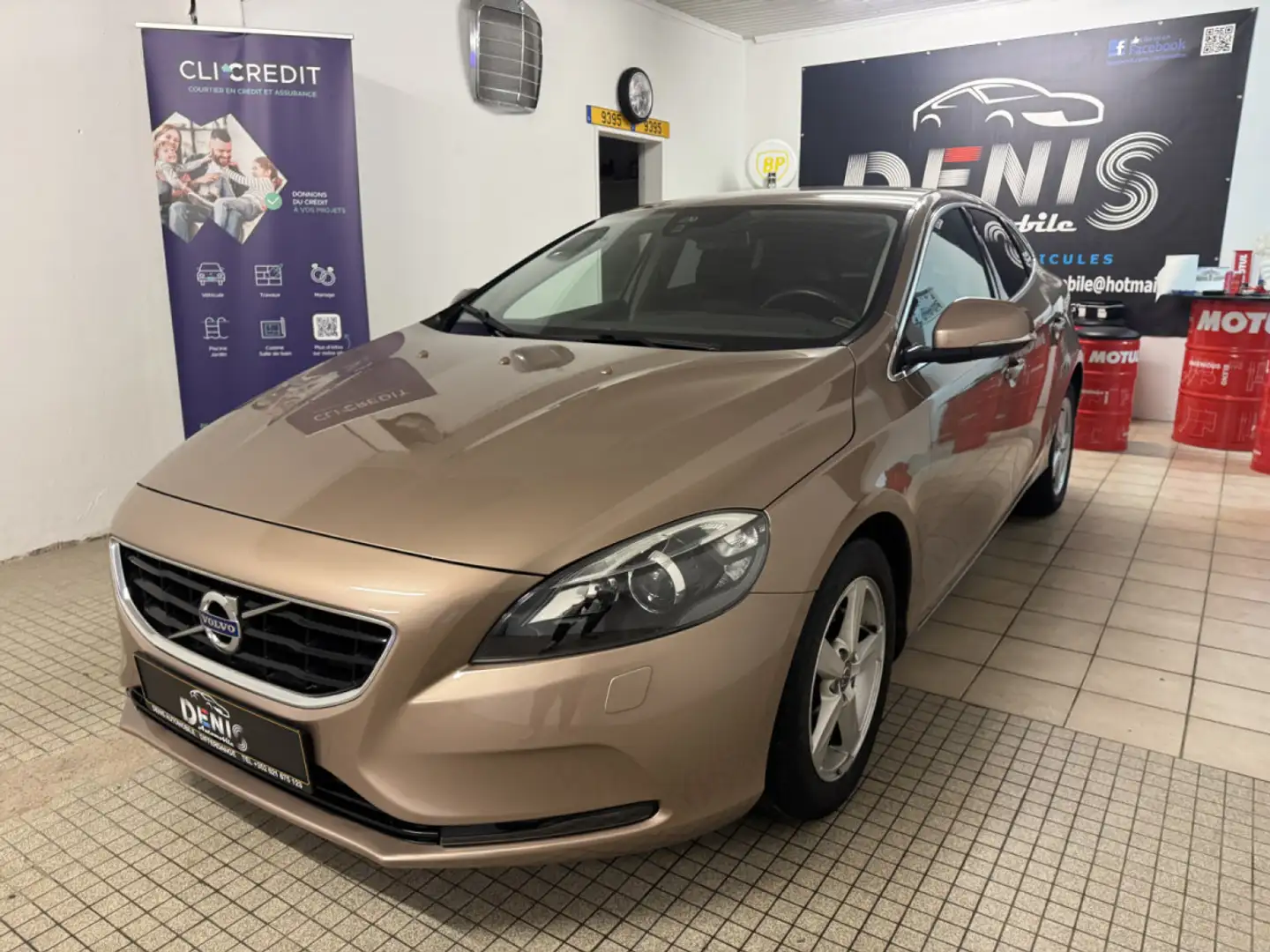 Volvo V40 1.6 Benzin T4 179PS Automatik 1Hand !79.800km! Or - 1