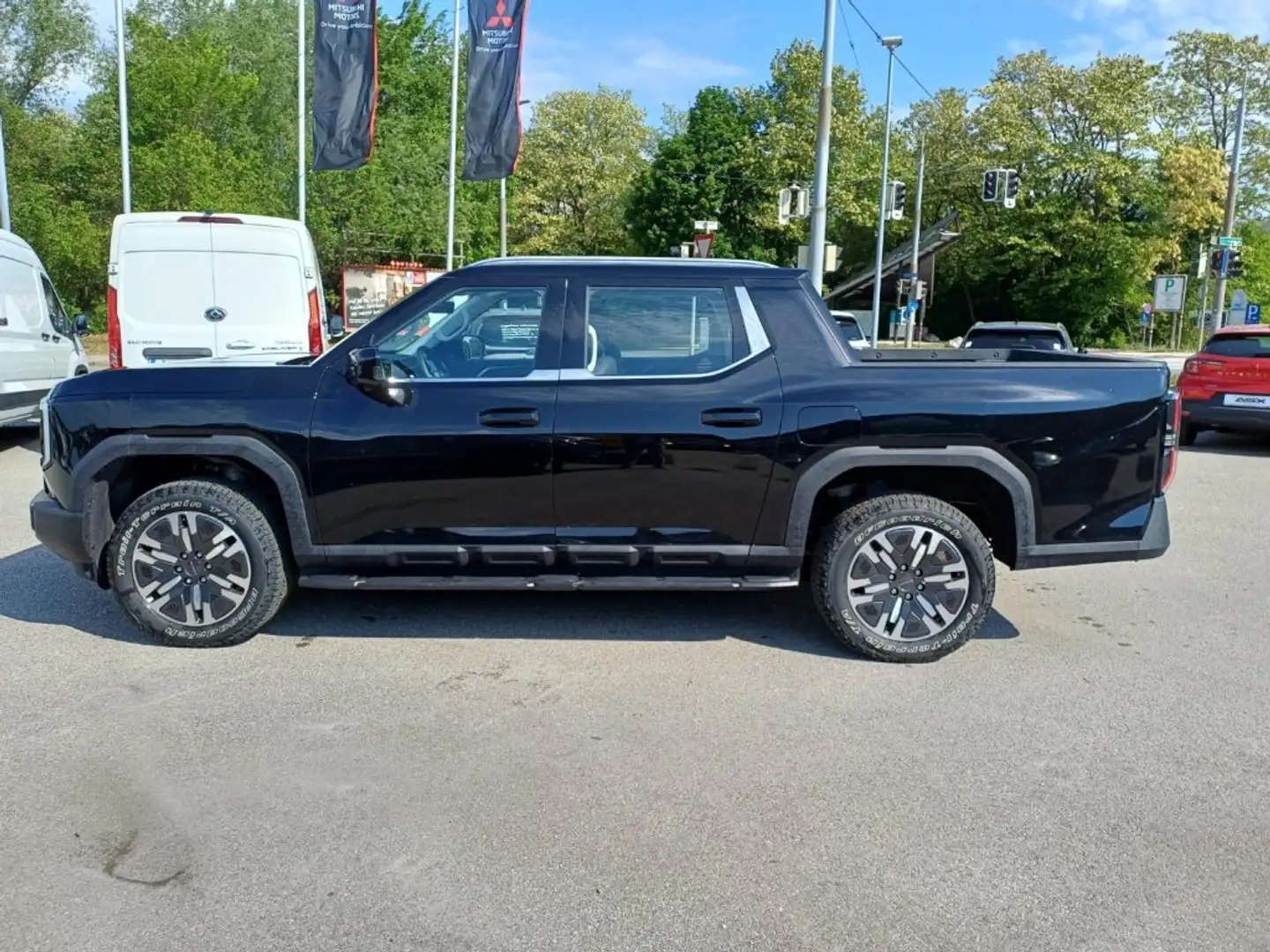 Maxus eTERRON 9 eTerron9 Flagship Schwarz - 1