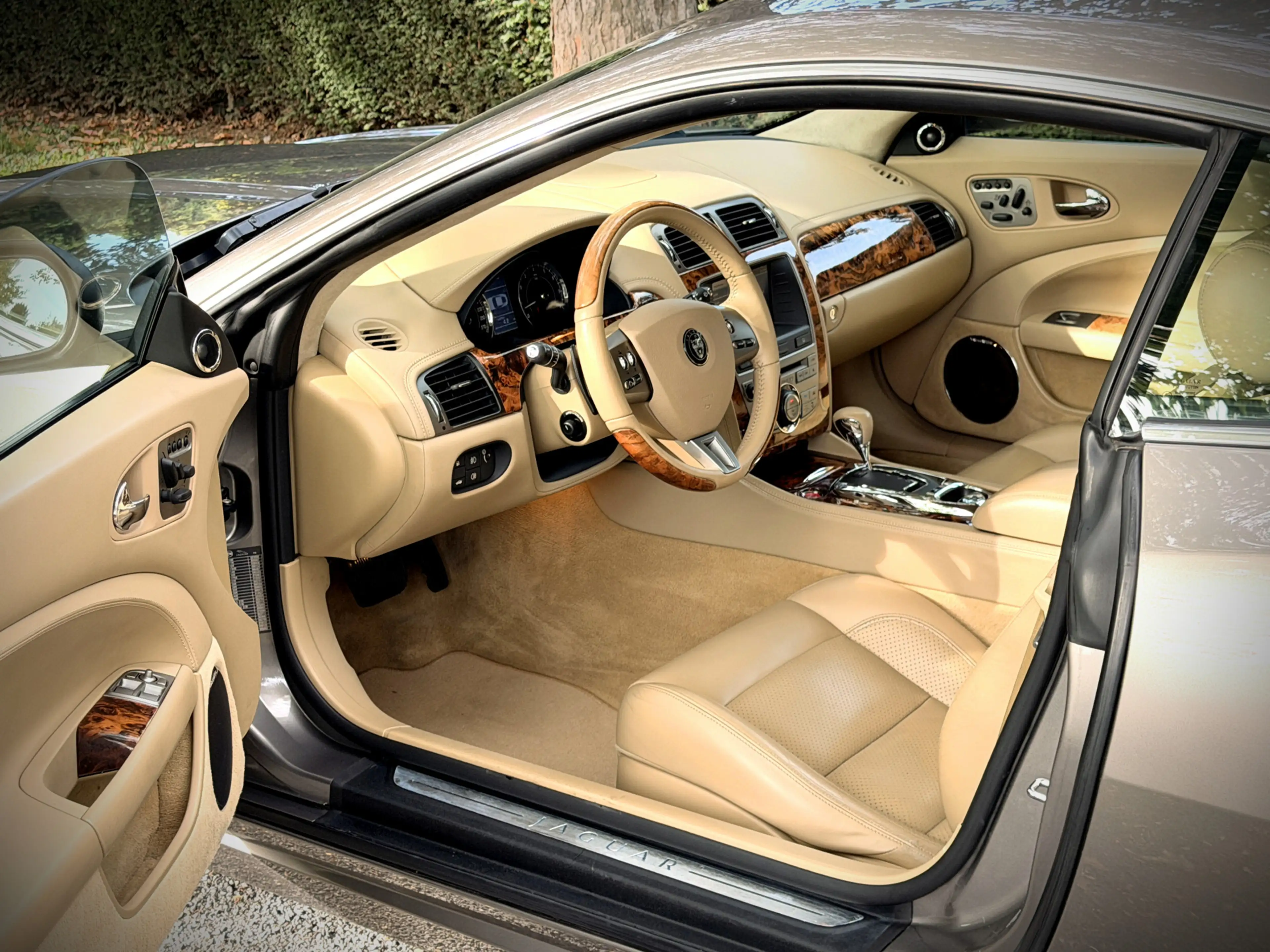 Jaguar XK 4.2 V8 Coupé — photo 5