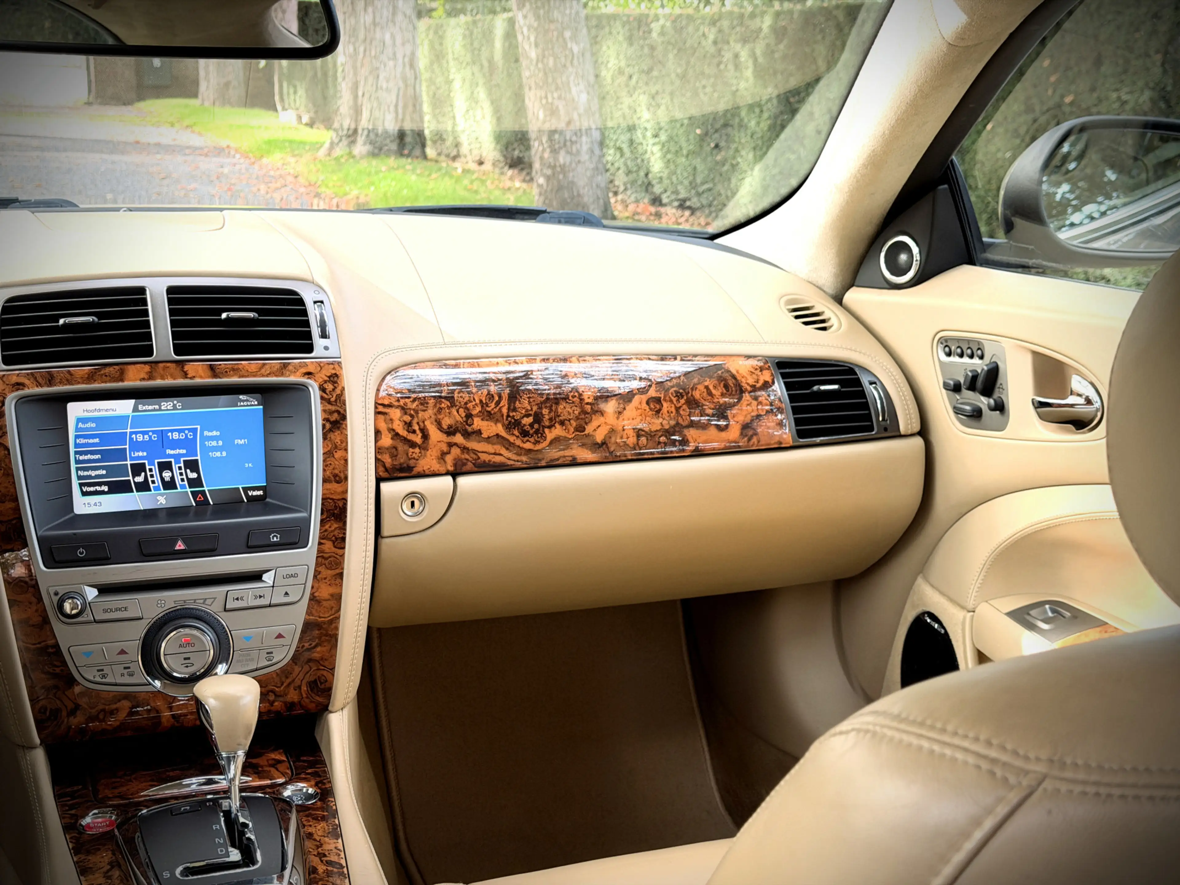 Jaguar XK 4.2 V8 Coupé — photo 16