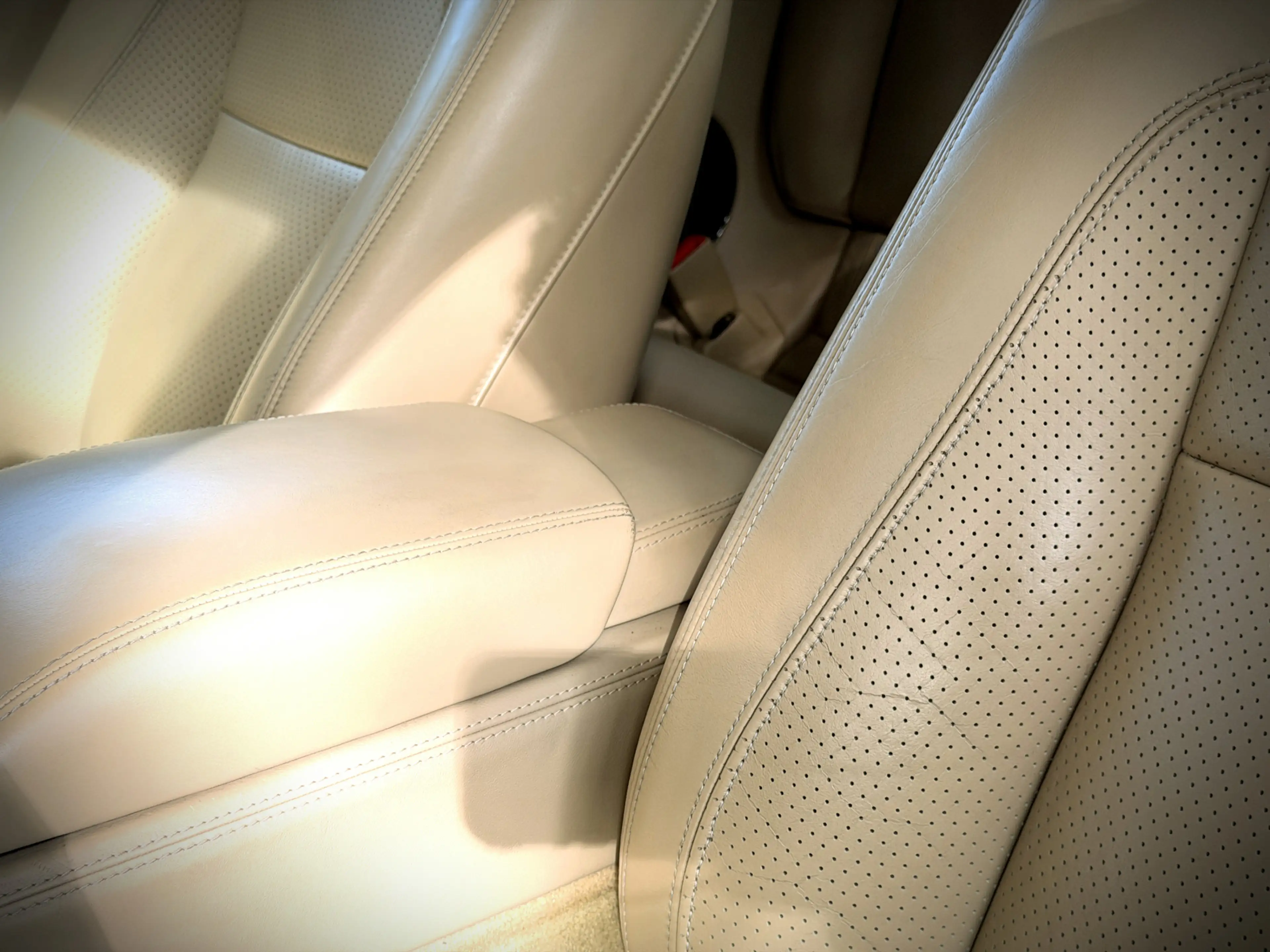 Jaguar XK 4.2 V8 Coupé — photo 24