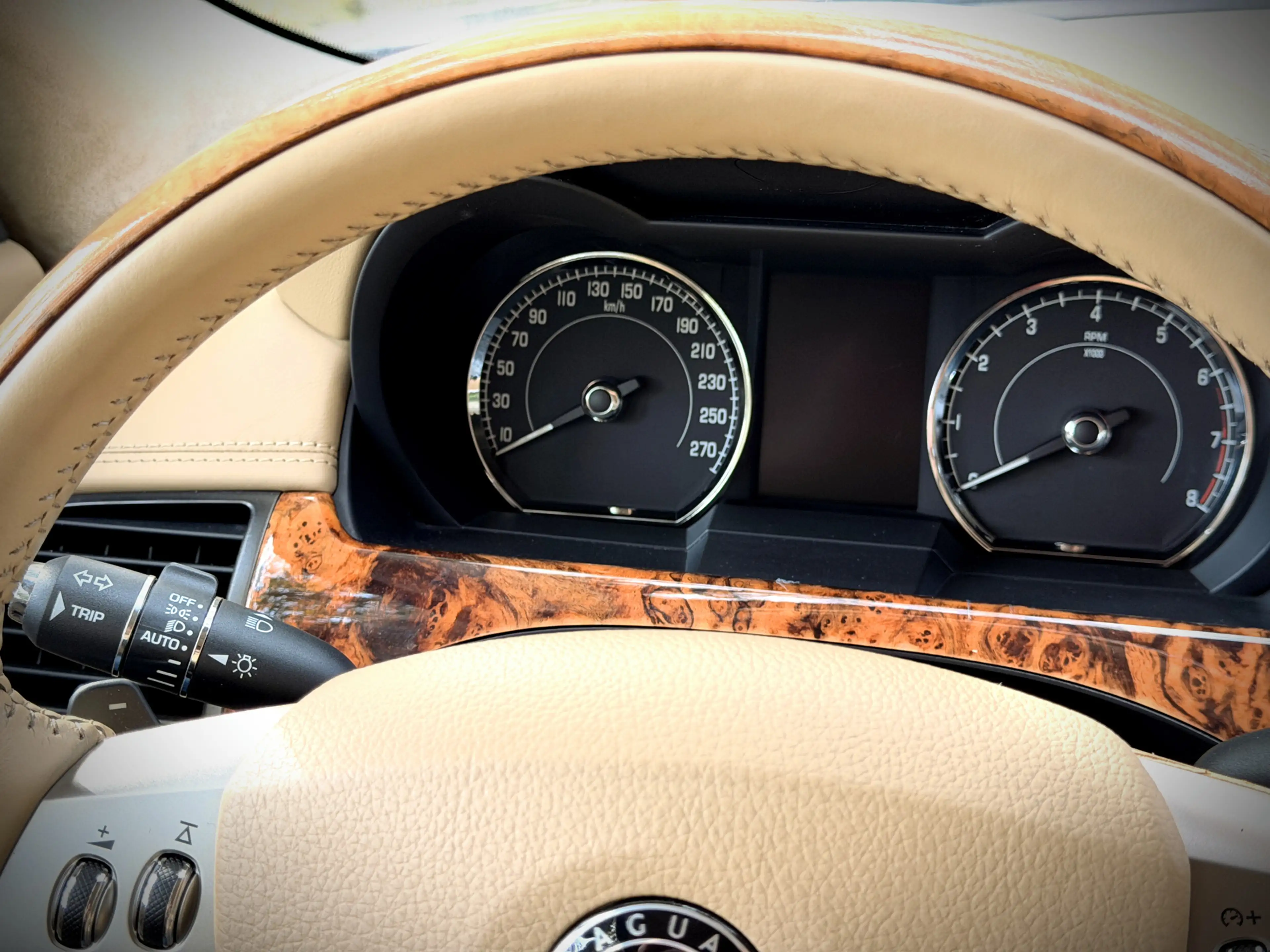 Jaguar XK 4.2 V8 Coupé — photo 23