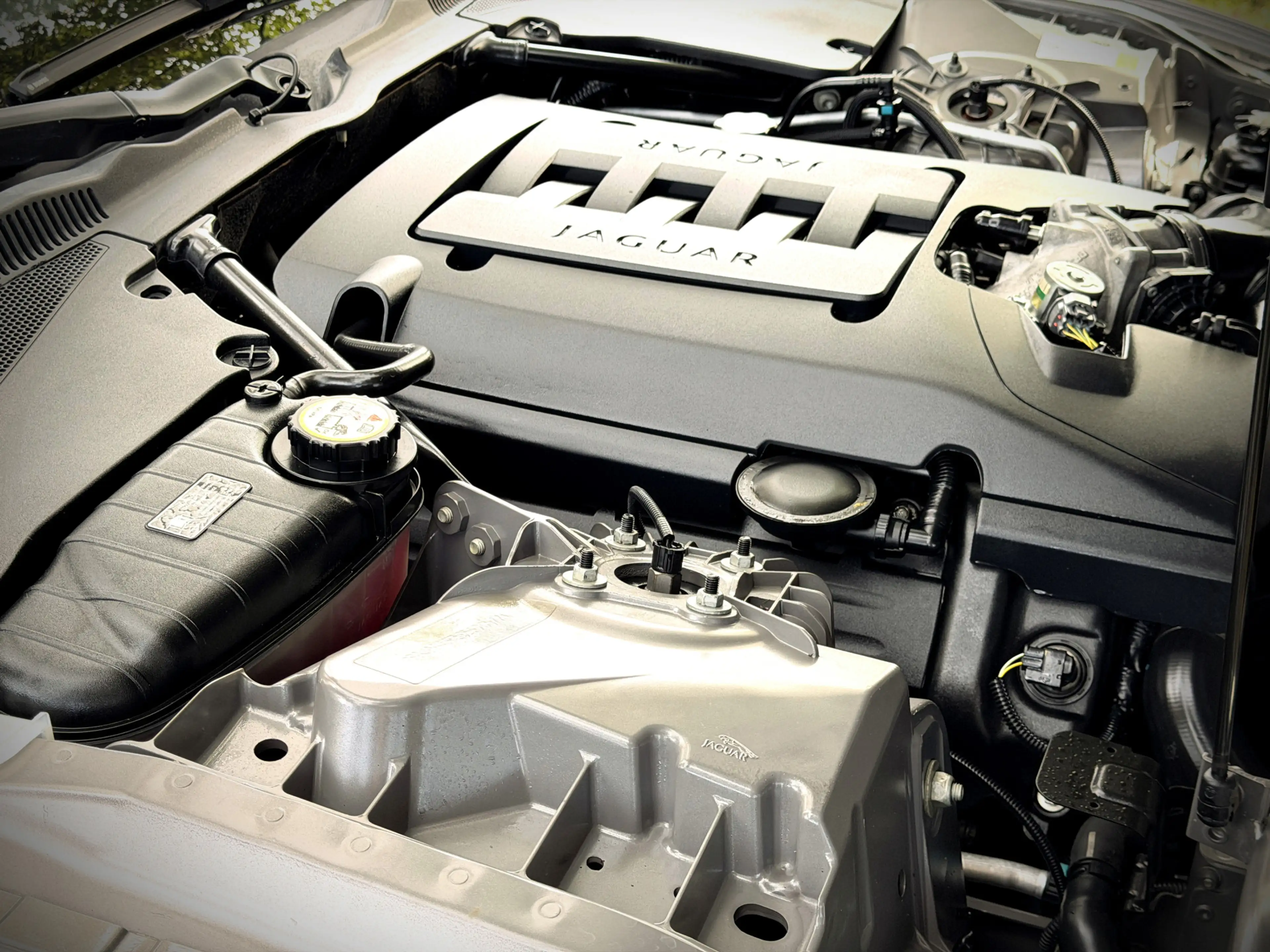 Jaguar XK 4.2 V8 Coupé — photo 41