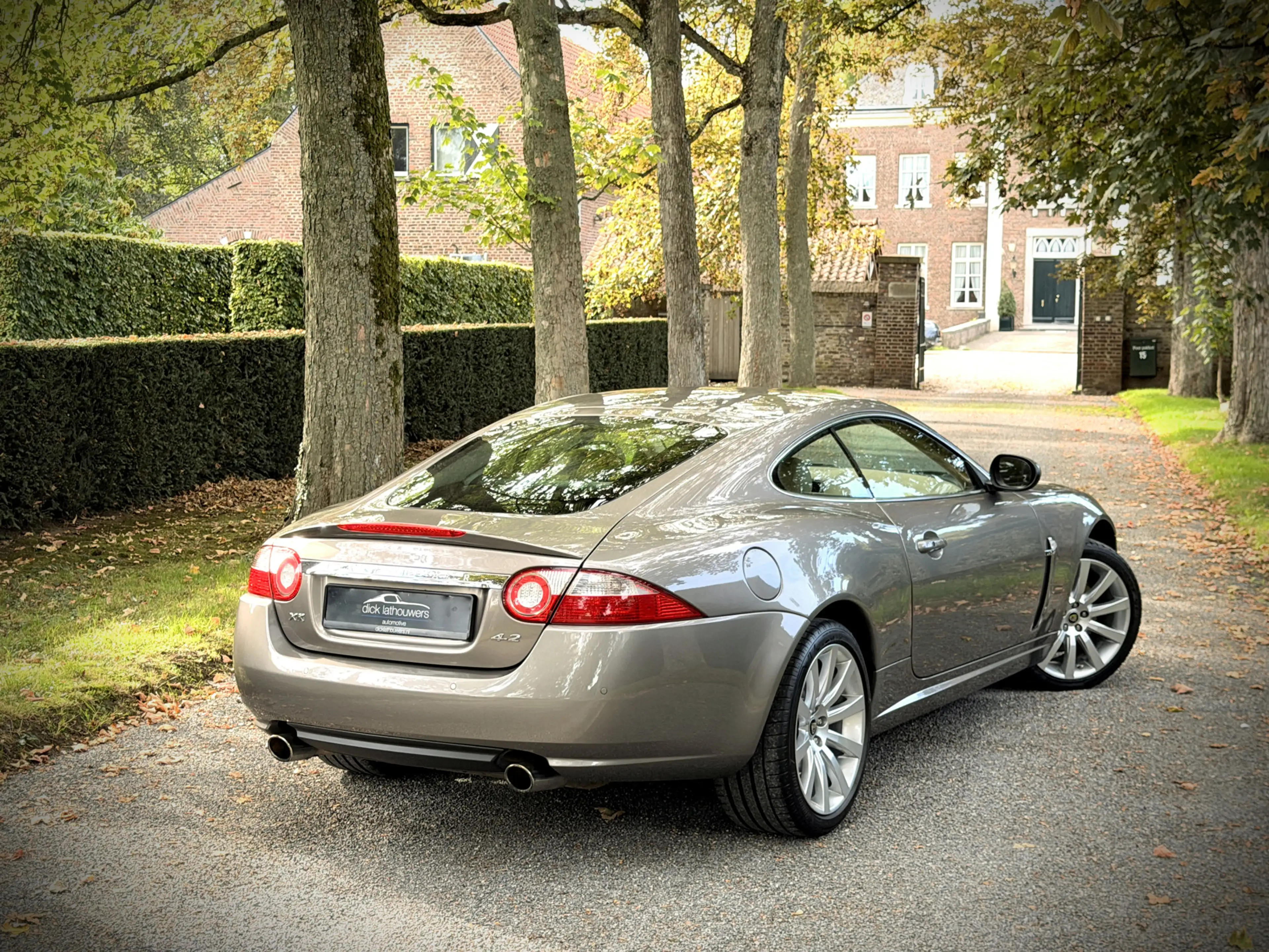 Jaguar XK 4.2 V8 Coupé — photo 42