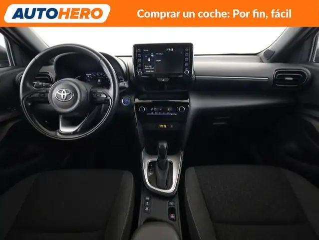 Toyota Yaris Cross view 13