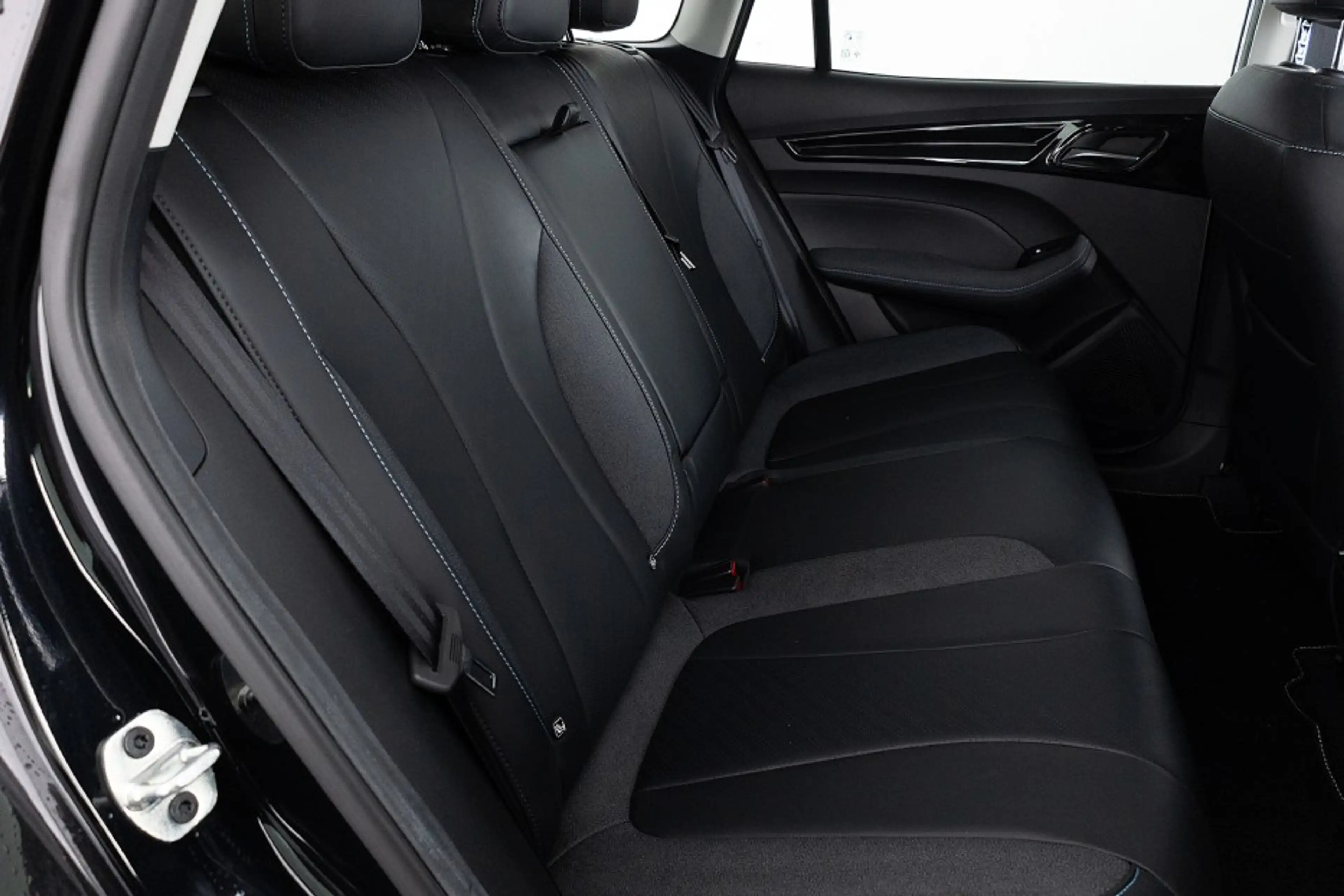 MG MG5 Standard Range Luxury 50kWh EV | LEDER | NAVI | FU — photo 12