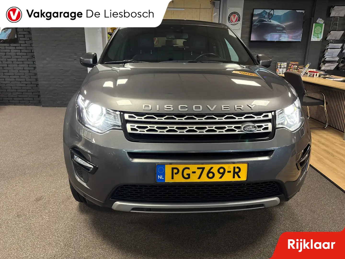 Land Rover Discovery Sport 2.0 TD4 HSE Luxury/pano/leer/navi/camera/trekhaak/ Grau - 2