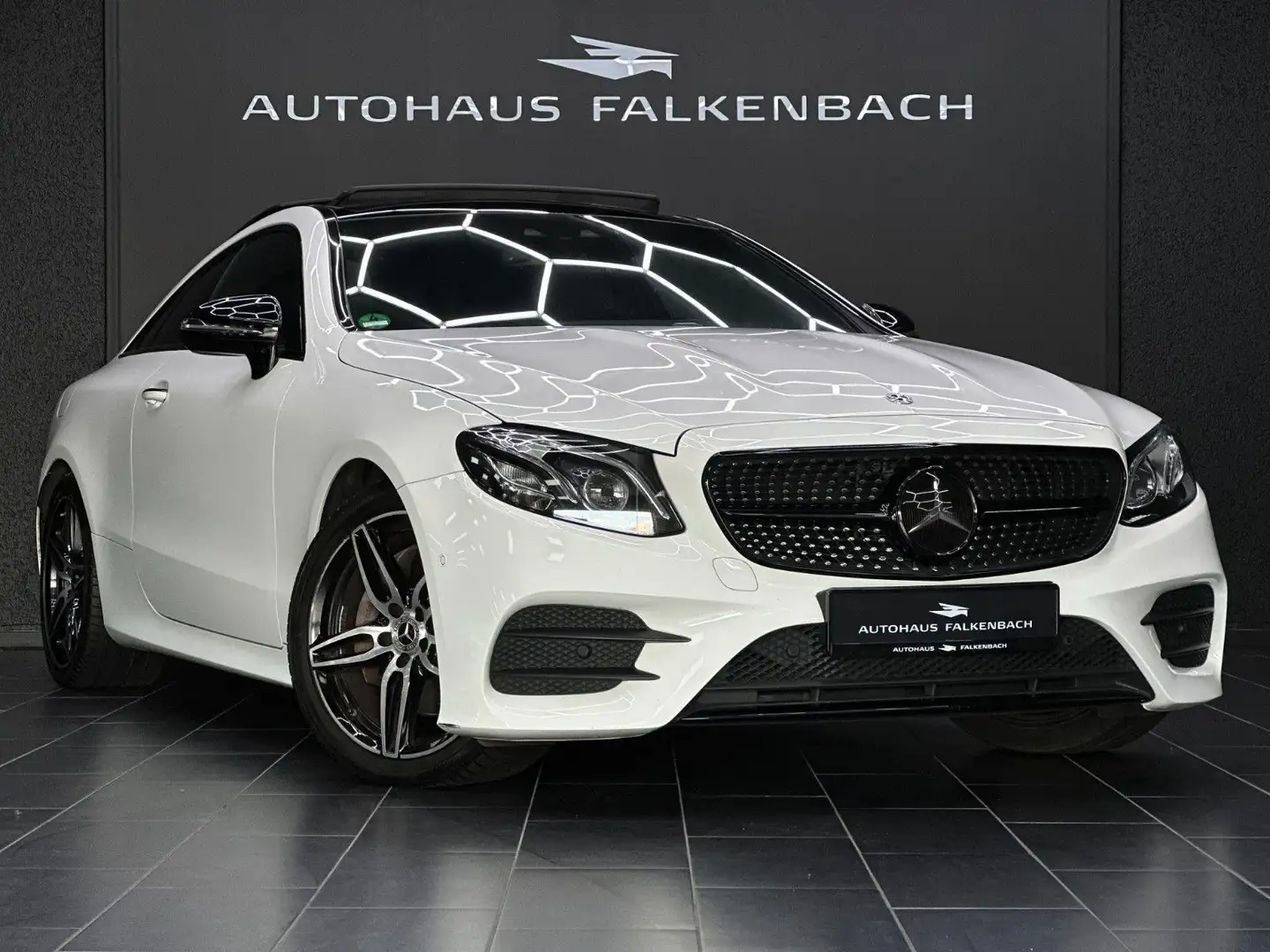 Mercedes-Benz E 220 D*COUPE*AMG*PANO*WIDESCR*STHZ*BURMES*NIGHT* Blanc - 1