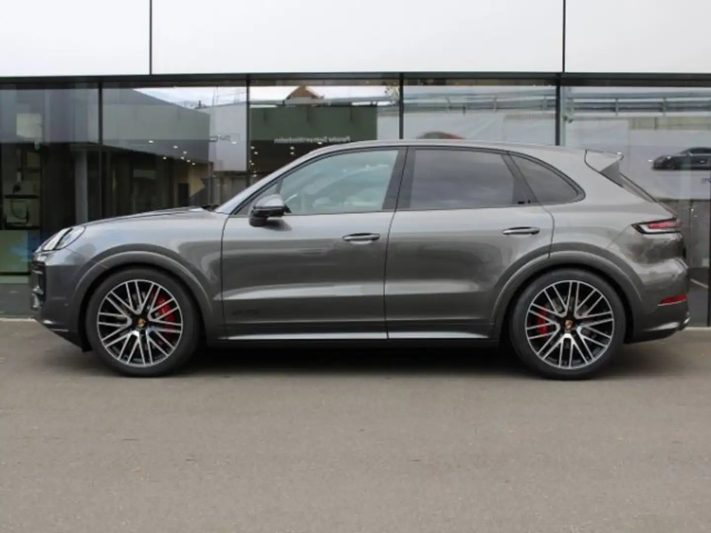 Porsche Cayenne GTS Grau - 2