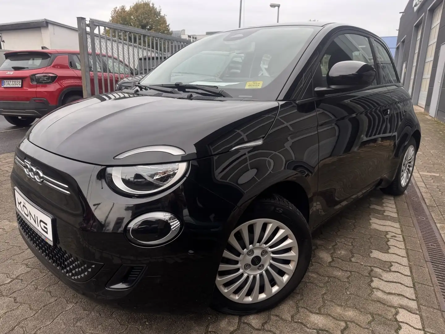 Fiat 500 Limousine 42 kWh Touch*Carplay*Klimaauto. Schwarz - 1