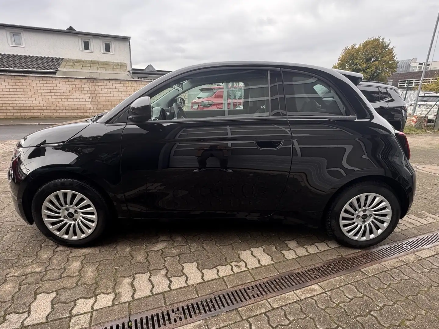 Fiat 500 Limousine 42 kWh Touch*Carplay*Klimaauto. Schwarz - 2