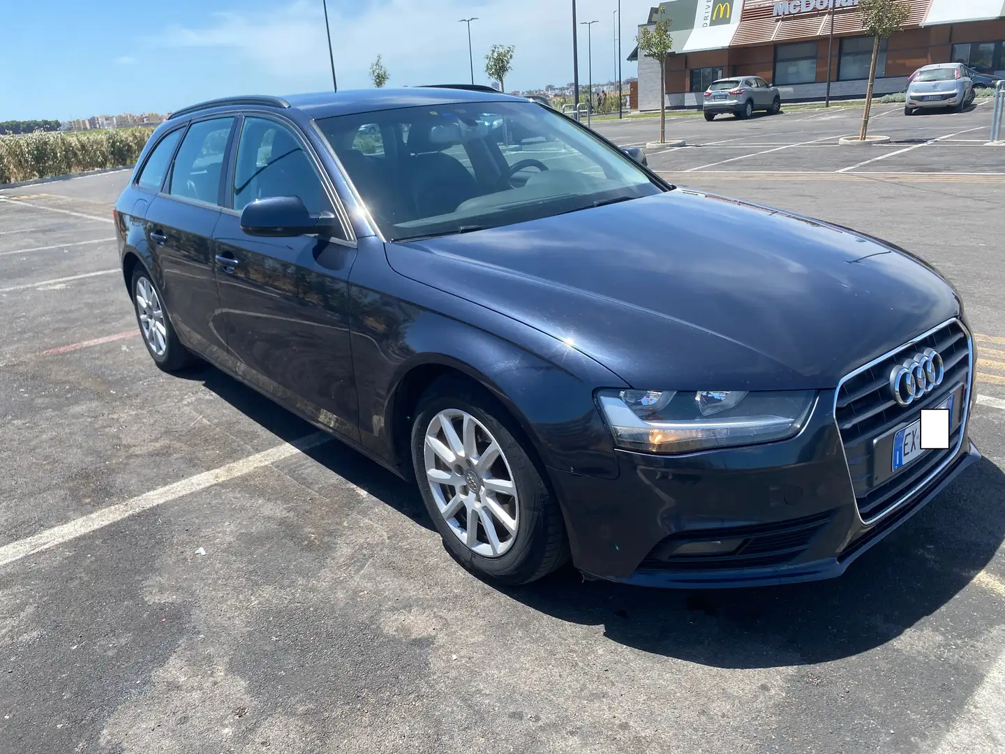 Audi A4 Avant 2.0 TDI Ambient 136 cv Blu/Azzurro - 2
