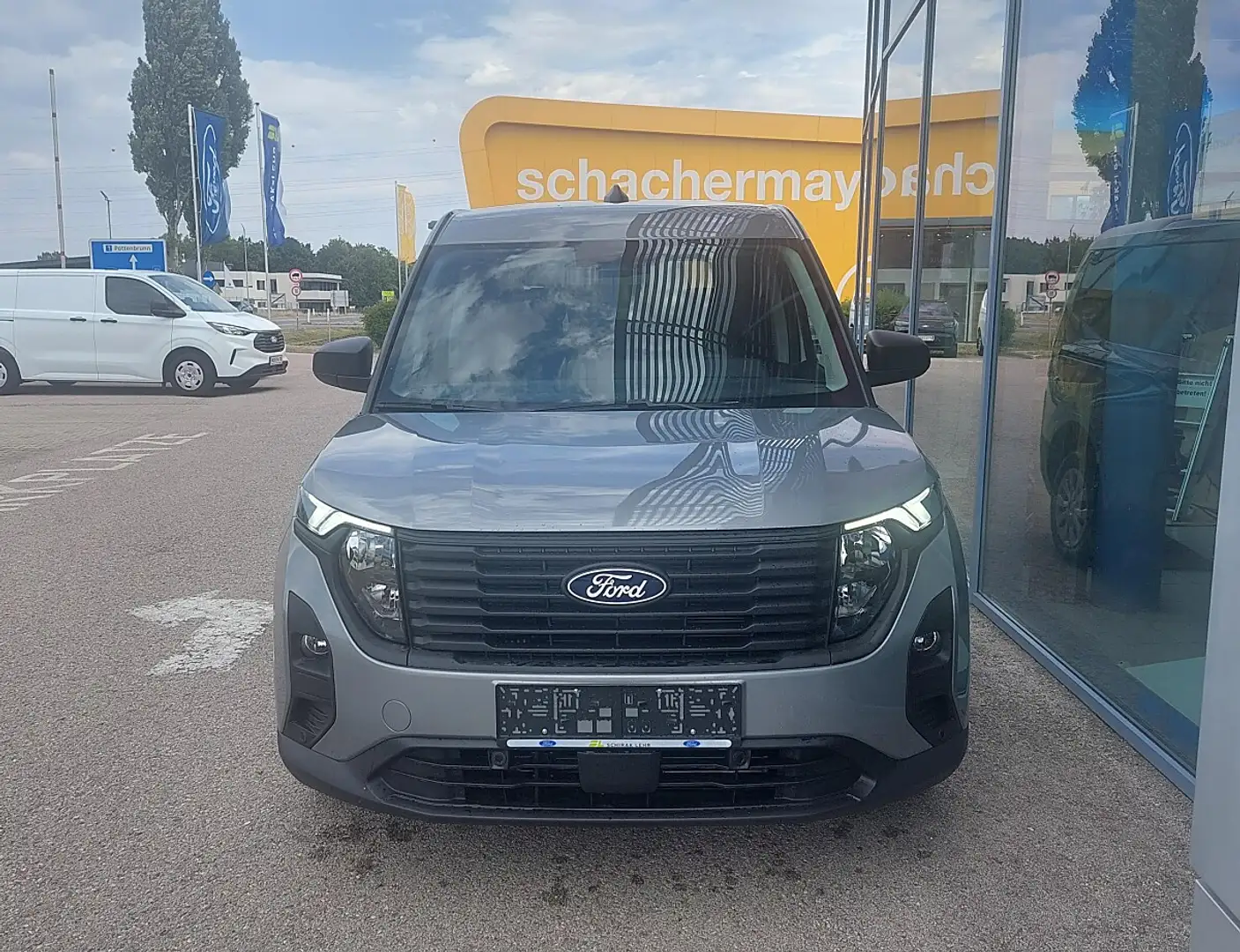 Ford Tourneo Courier TRND 1.0L 125PS M6 FWD Silber - 2