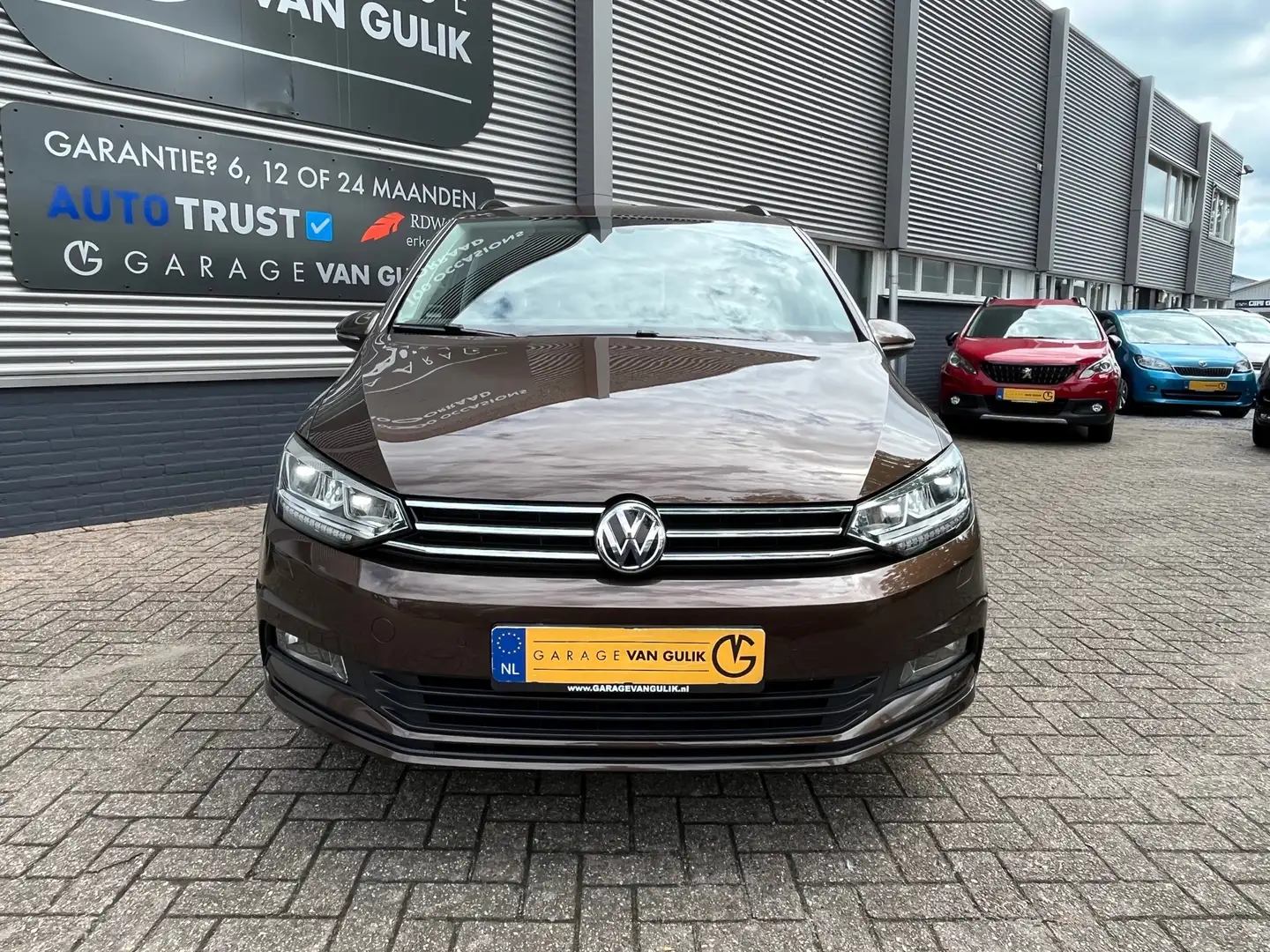 Volkswagen Touran 1.4 TSI 150PK 7Persoons,Automaat,Trekhaak,Navi,Cli Bruin - 2