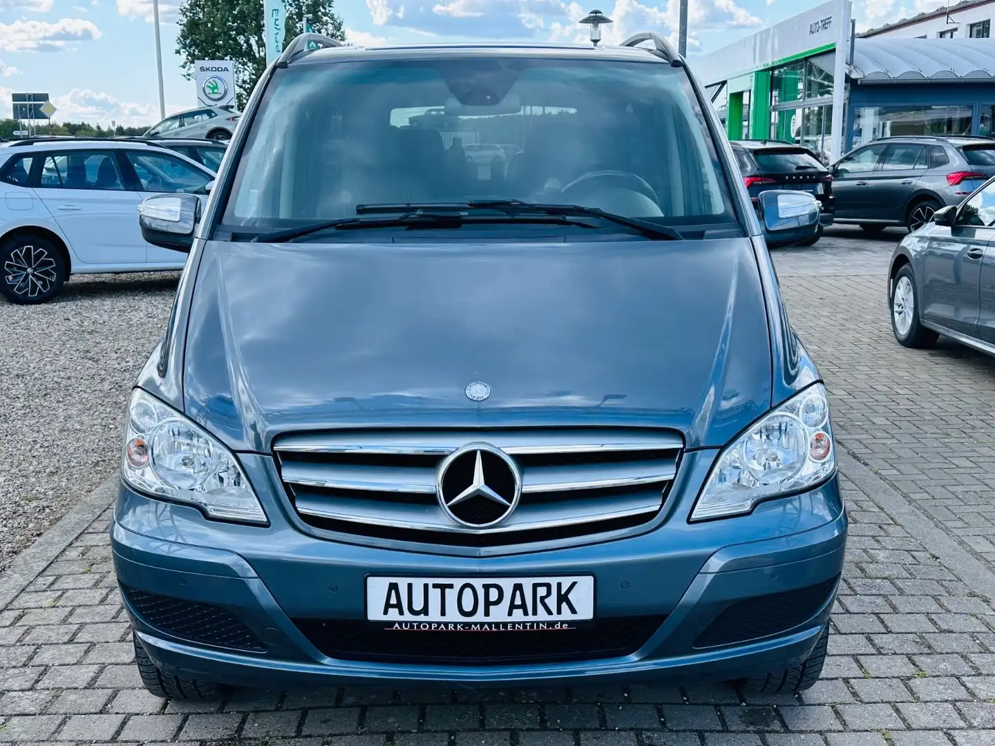 Mercedes-Benz Viano 4MATIC 2.2 CDI Trend Edition lang*6 SITZE* Gris - 2