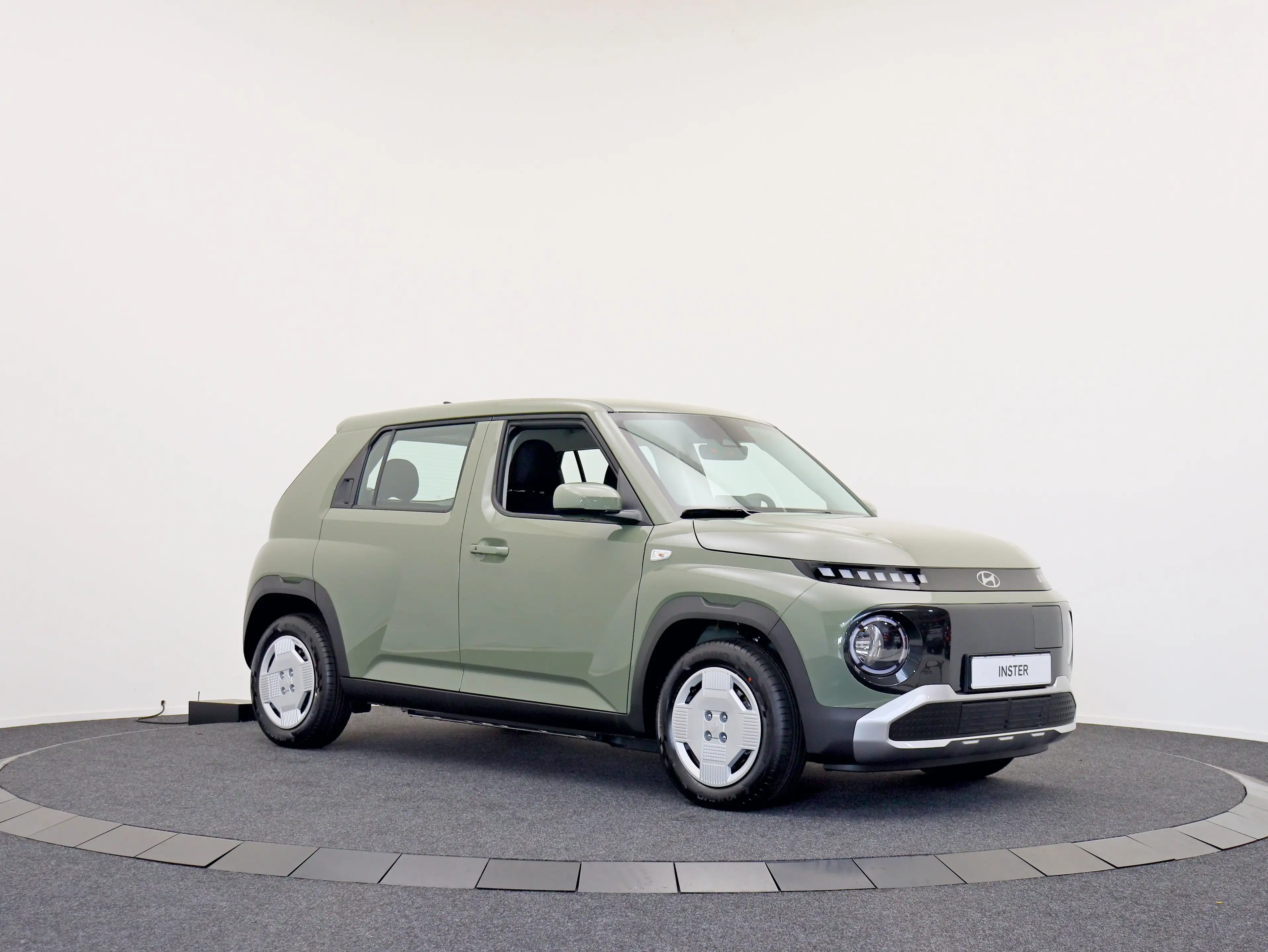 Hyundai Inster Electric 49 kWh E-Motion (Tomboy Khaki) — photo 10