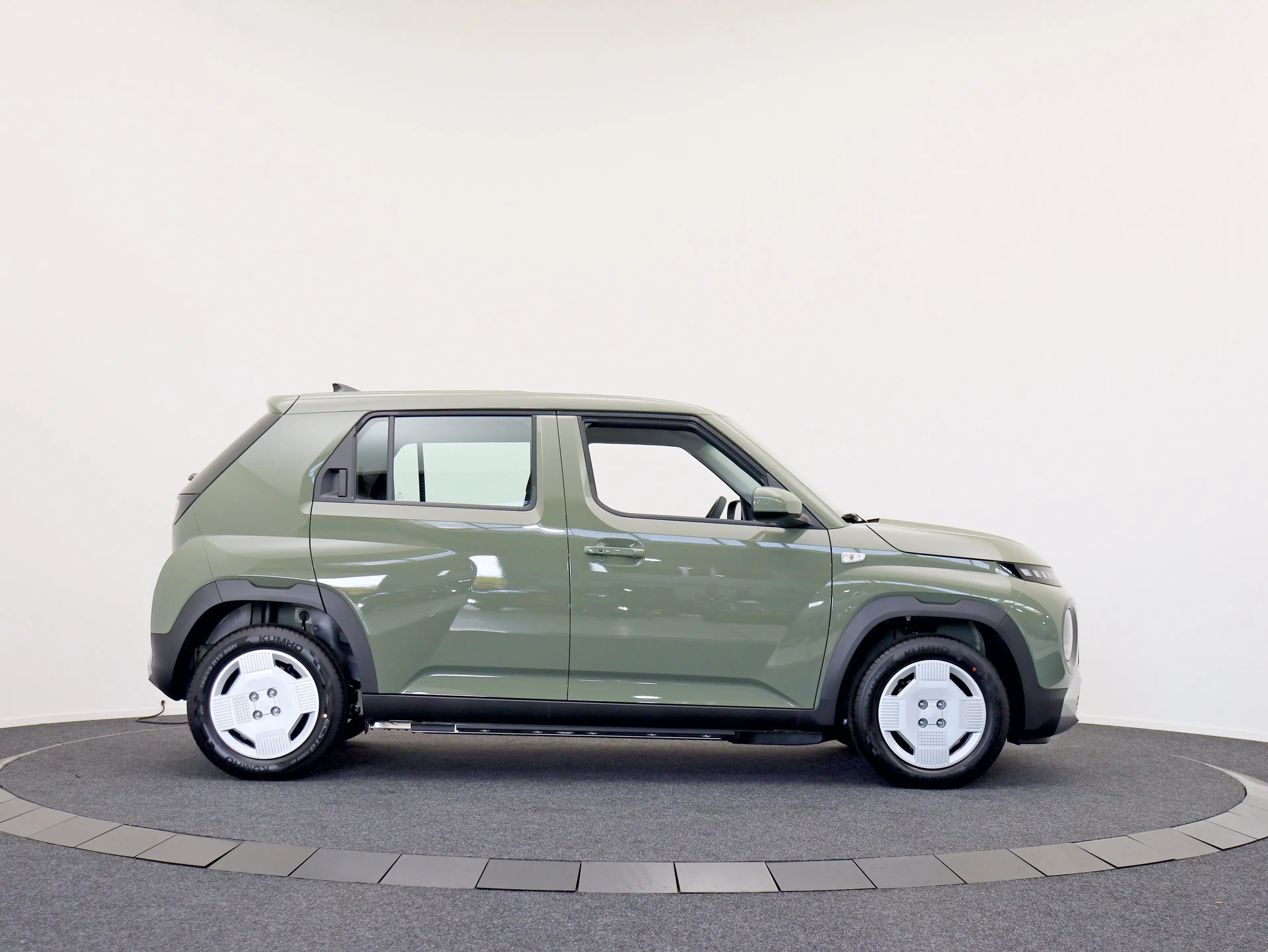 Hyundai Inster Electric 49 kWh E-Motion (Tomboy Khaki) — photo 9