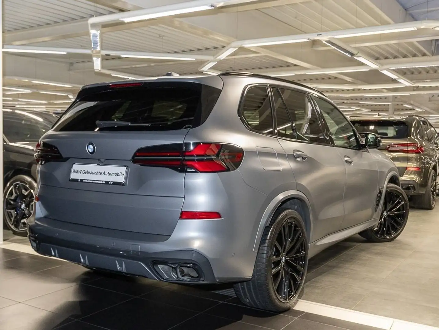 BMW X5 M60i xDrive Sportpaket Gestiksteuerung DAB Grau - 2