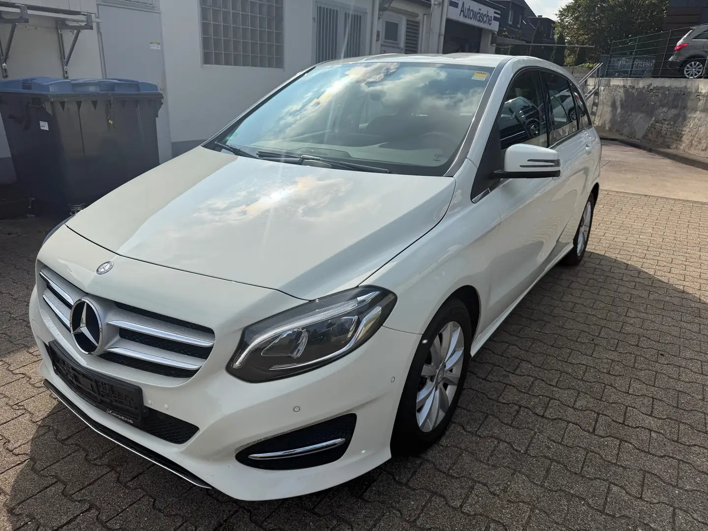 Mercedes-Benz B 180 Style*AHK*Klima*PDC Blanc - 1