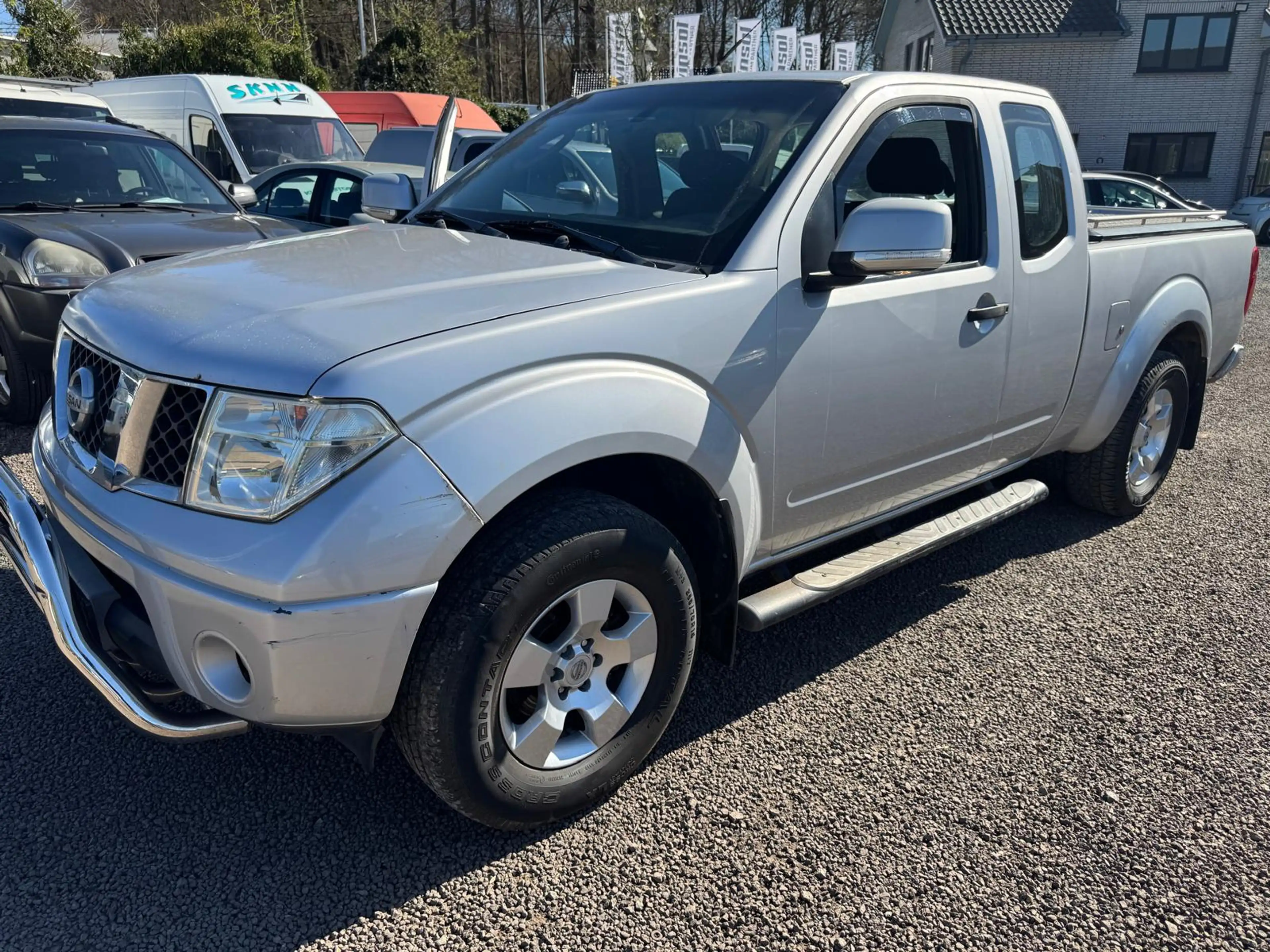 Nissan Navara 2.5 dCi 4x4 XE Tracker   Man. AC — photo 2