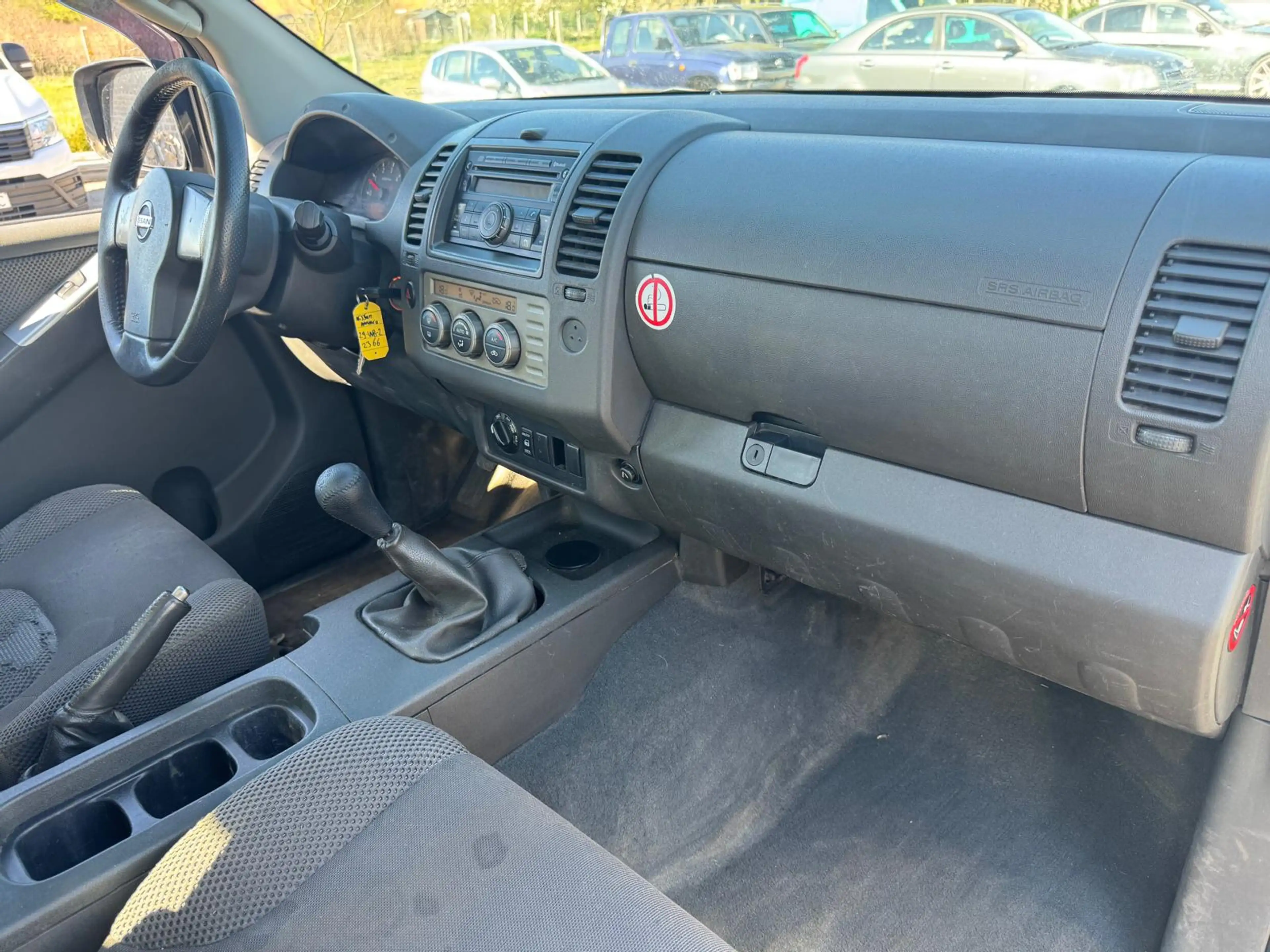 Nissan Navara 2.5 dCi 4x4 XE Tracker   Man. AC — photo 8