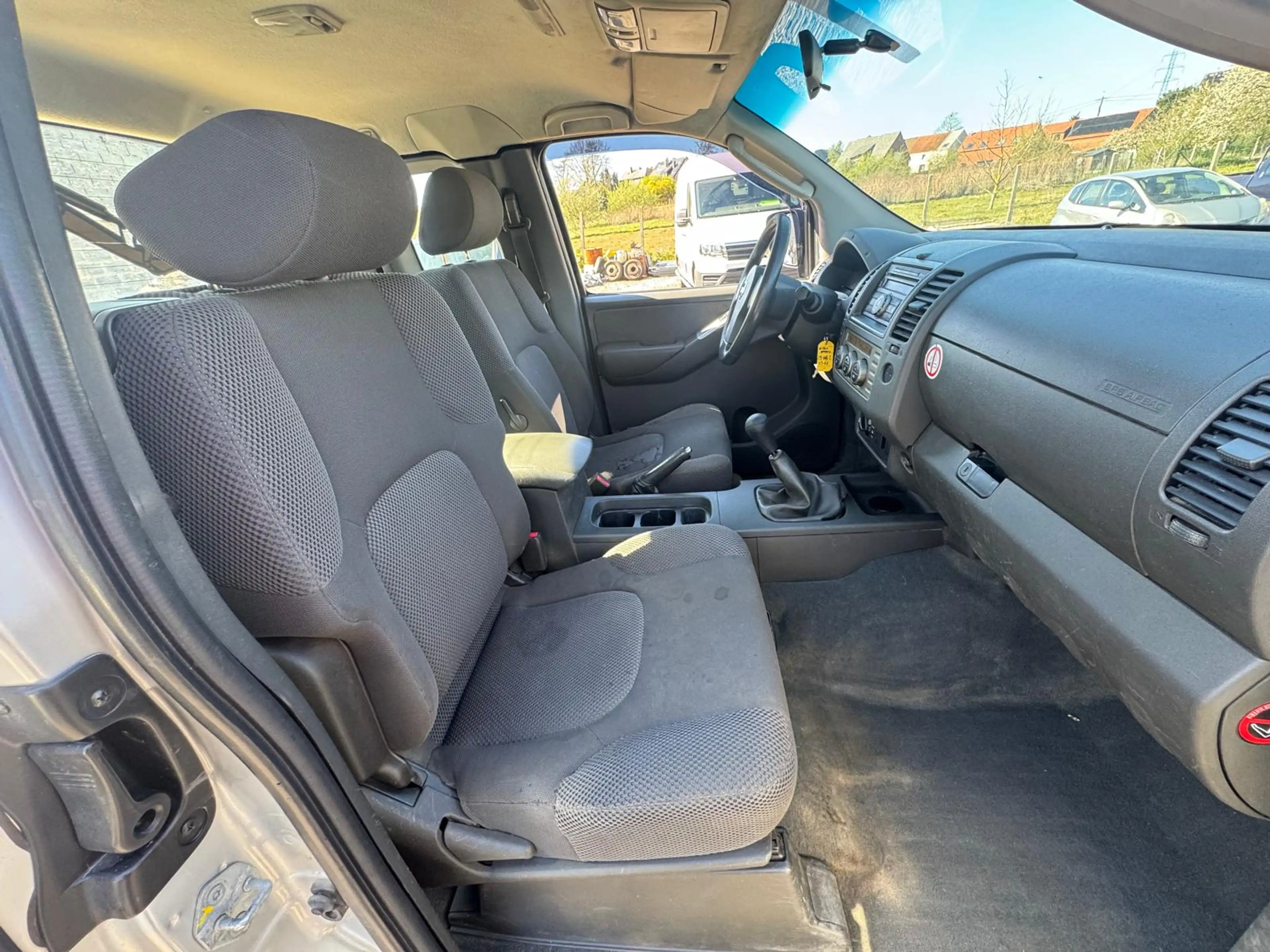 Nissan Navara 2.5 dCi 4x4 XE Tracker   Man. AC — photo 7
