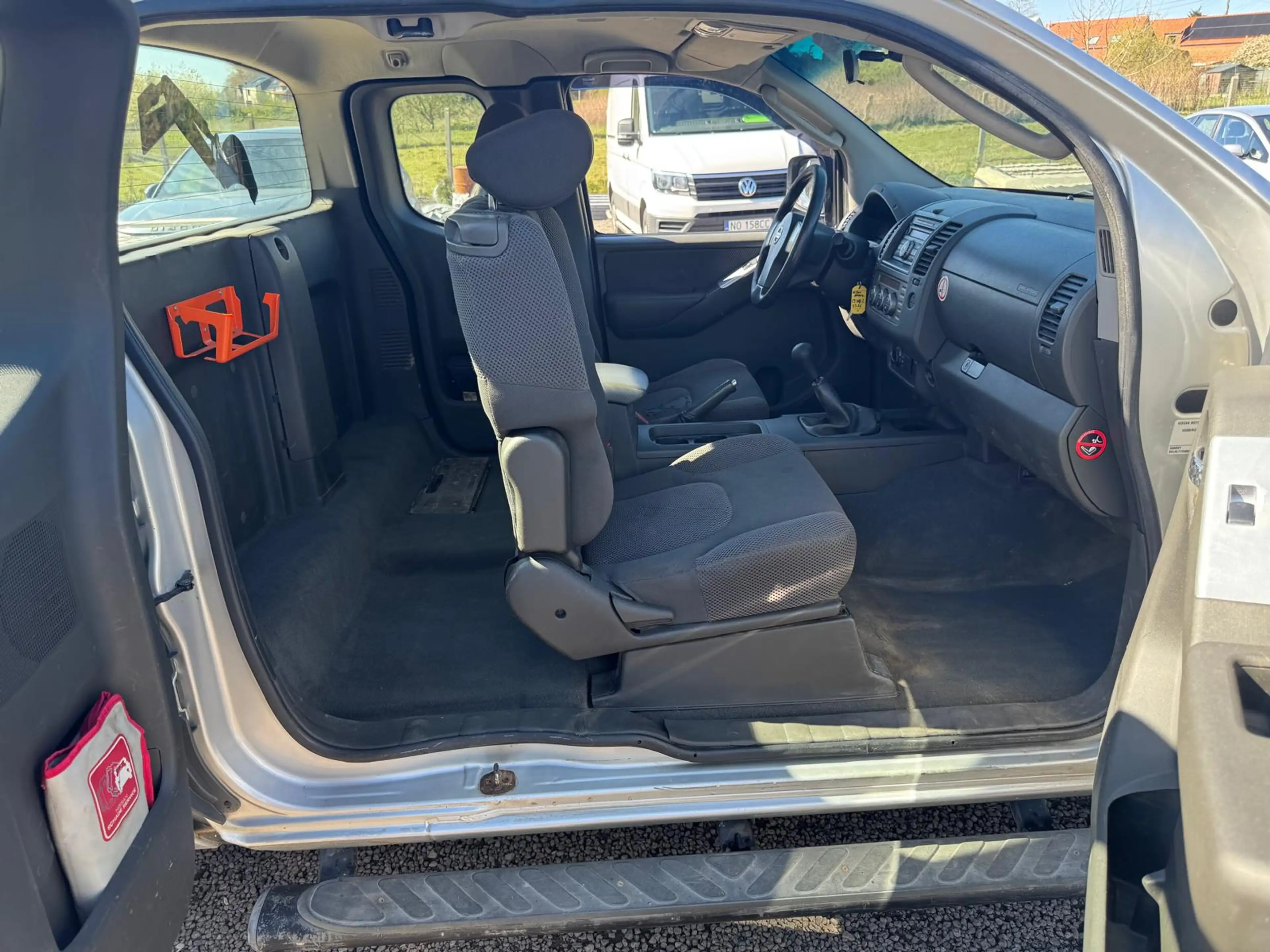 Nissan Navara 2.5 dCi 4x4 XE Tracker   Man. AC — photo 9