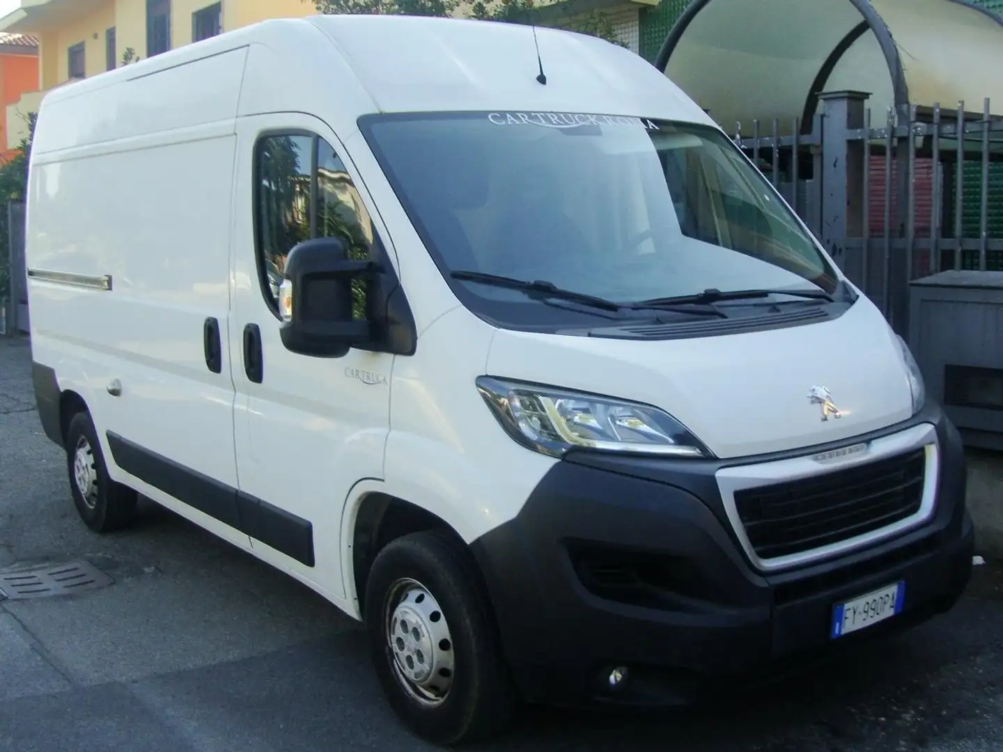 Peugeot Boxer 33 L2H2 3 posti euro 6 d-temp Wit - 2