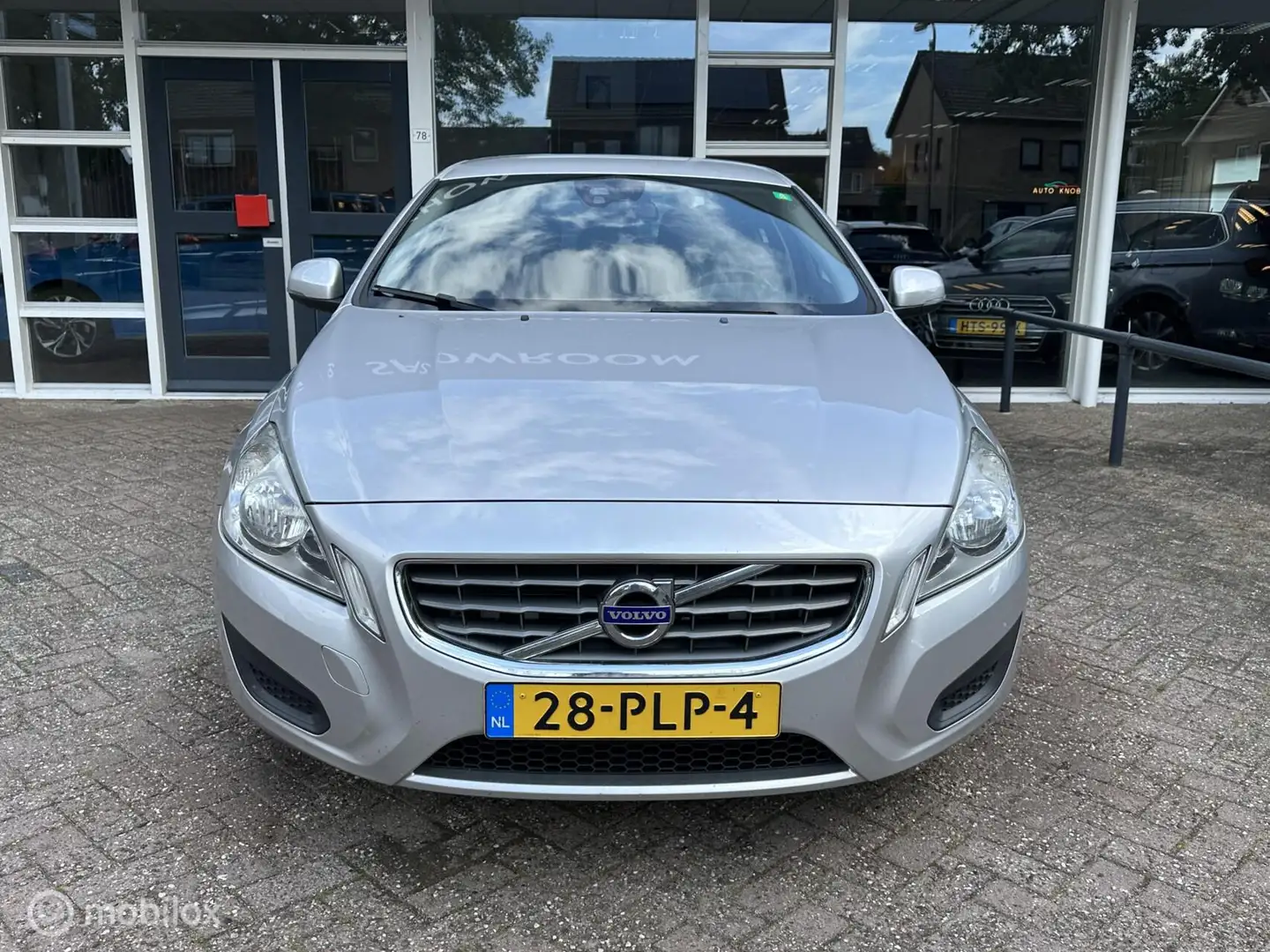 Volvo S60 1.6 T3 Momentum Navi, Bluetooth, Pdc, LM.. Grijs - 2