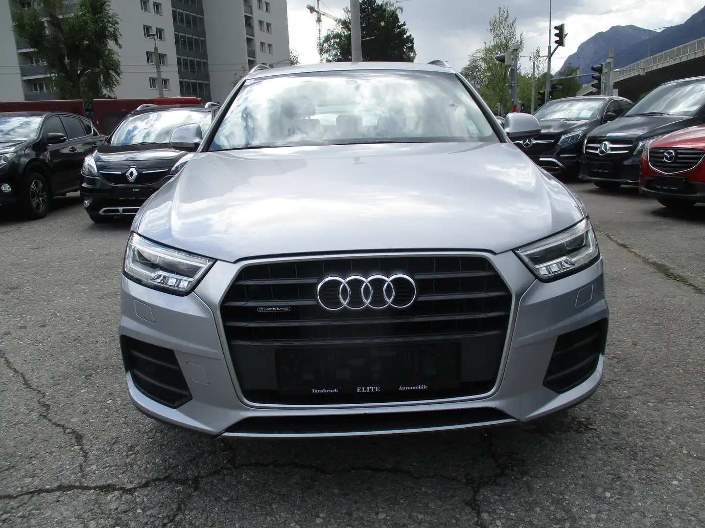 Audi Q3 TDI quattro Grau - 1