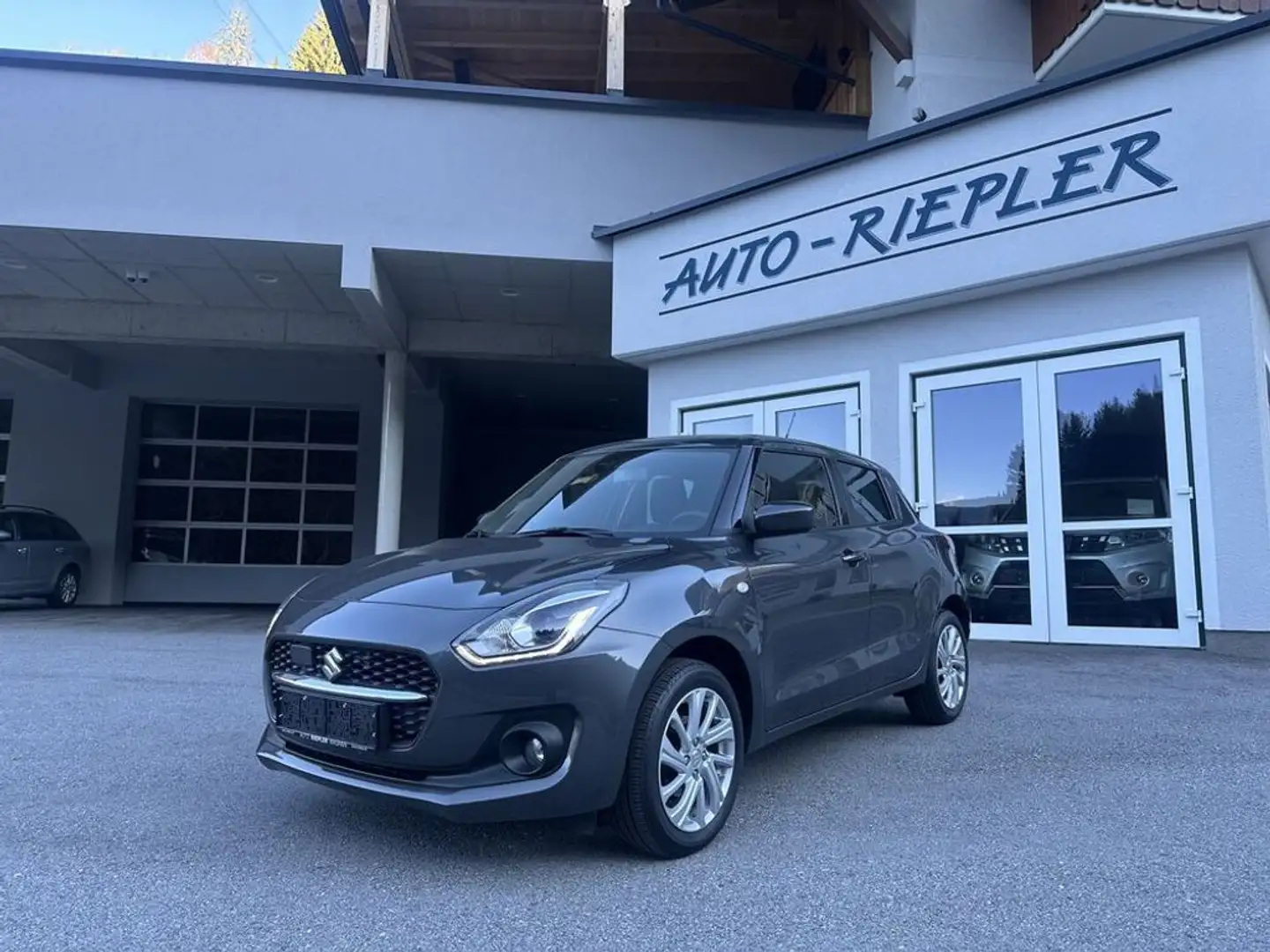 Suzuki Swift 1,2 Hybrid DualJet Allgrip Shine Grau - 1