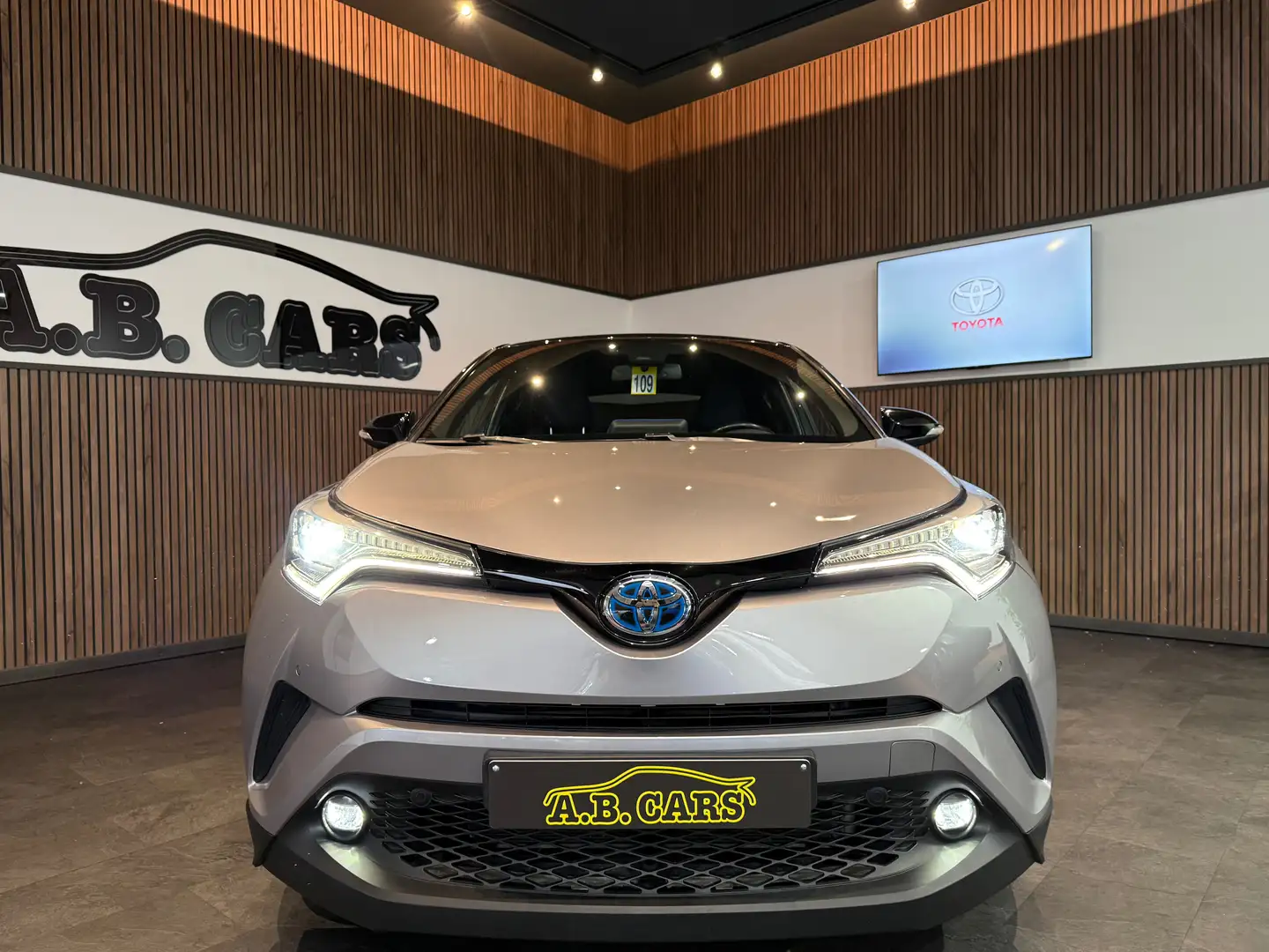 Toyota C-HR Hybrid 1.8i VVT-i * GARANTIE TOYOTA 07/2028 Gris - 2