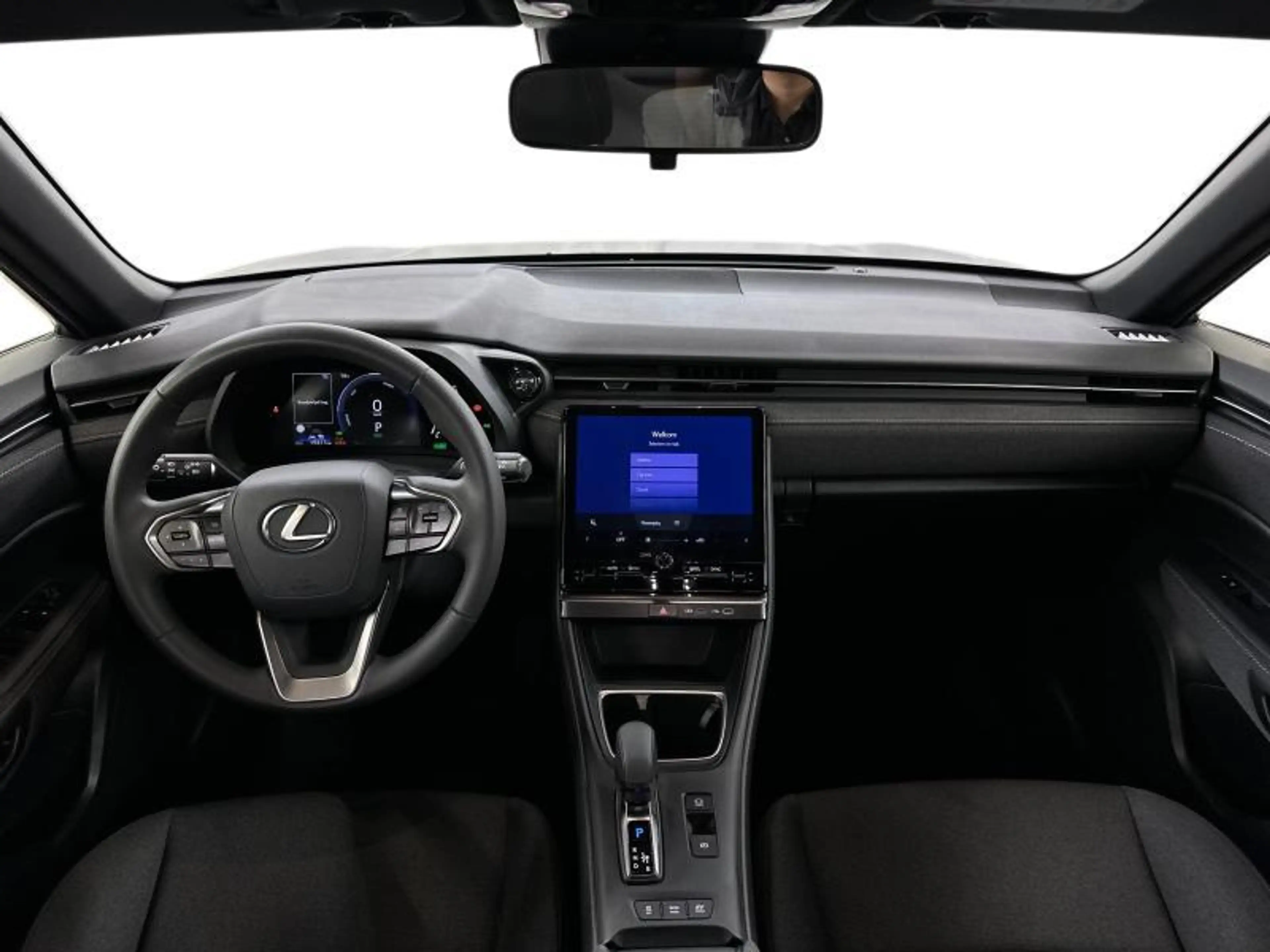 Lexus LBX Base — photo 7
