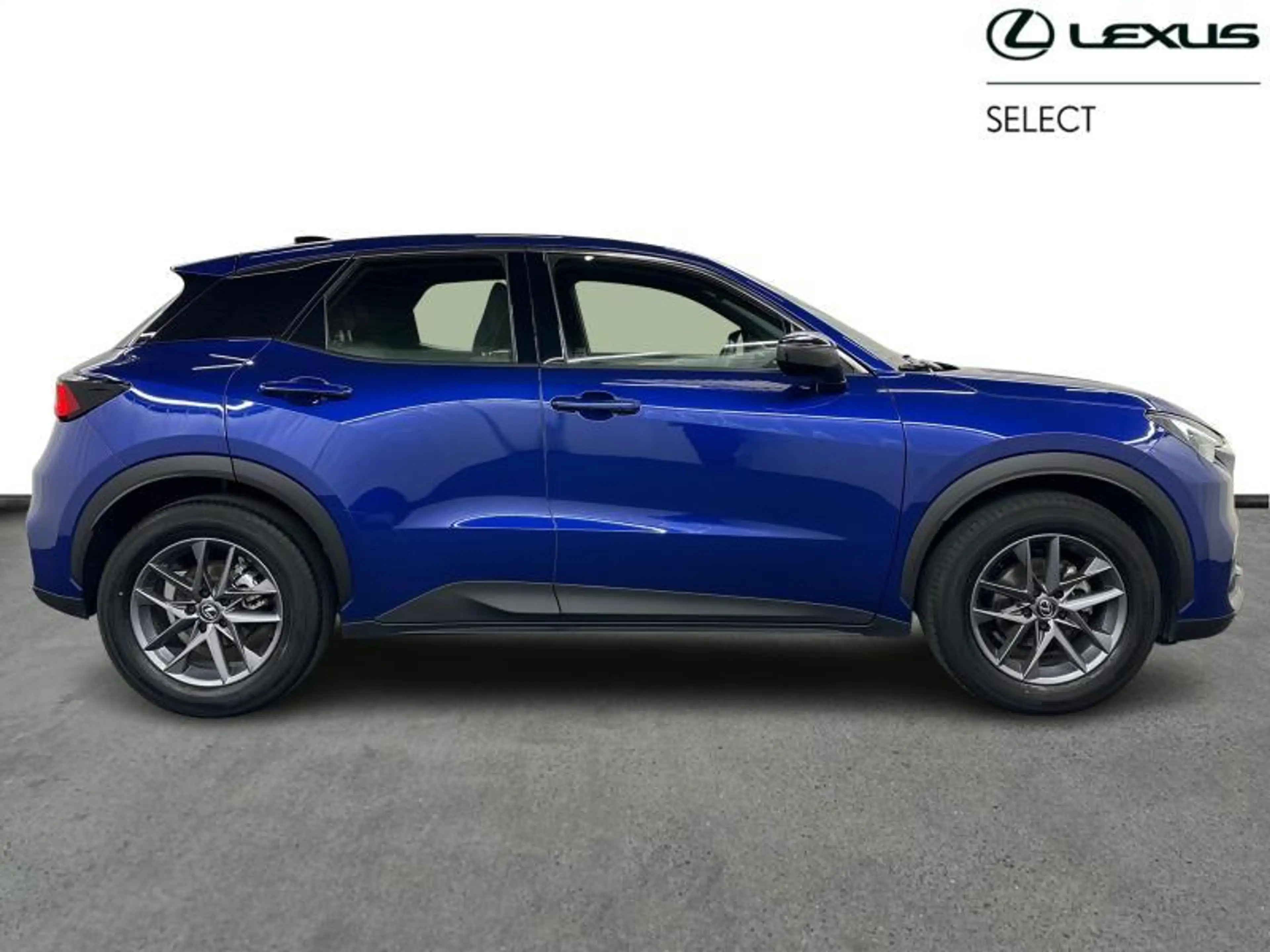 Lexus LBX Base — photo 14