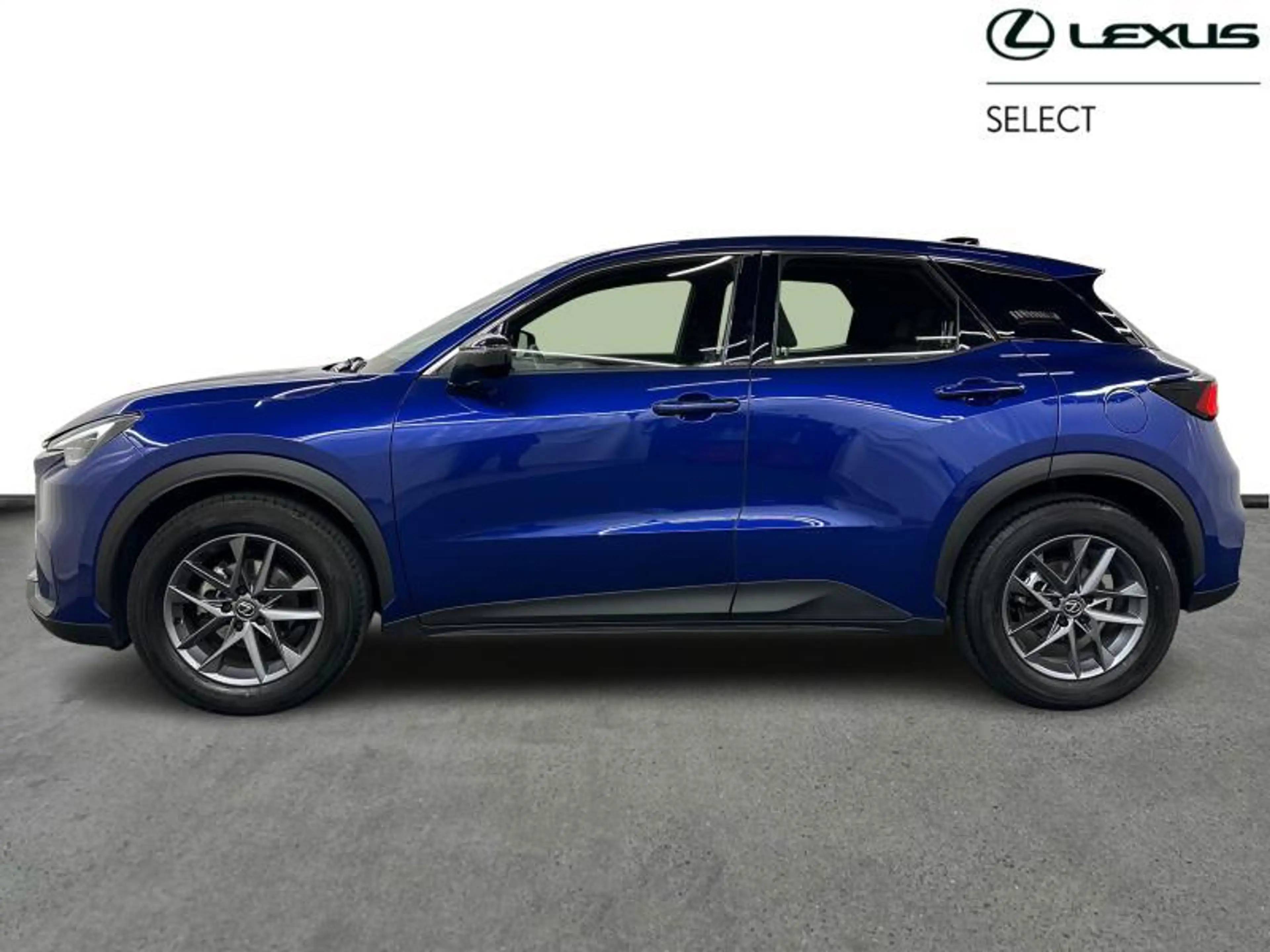 Lexus LBX Base — photo 3