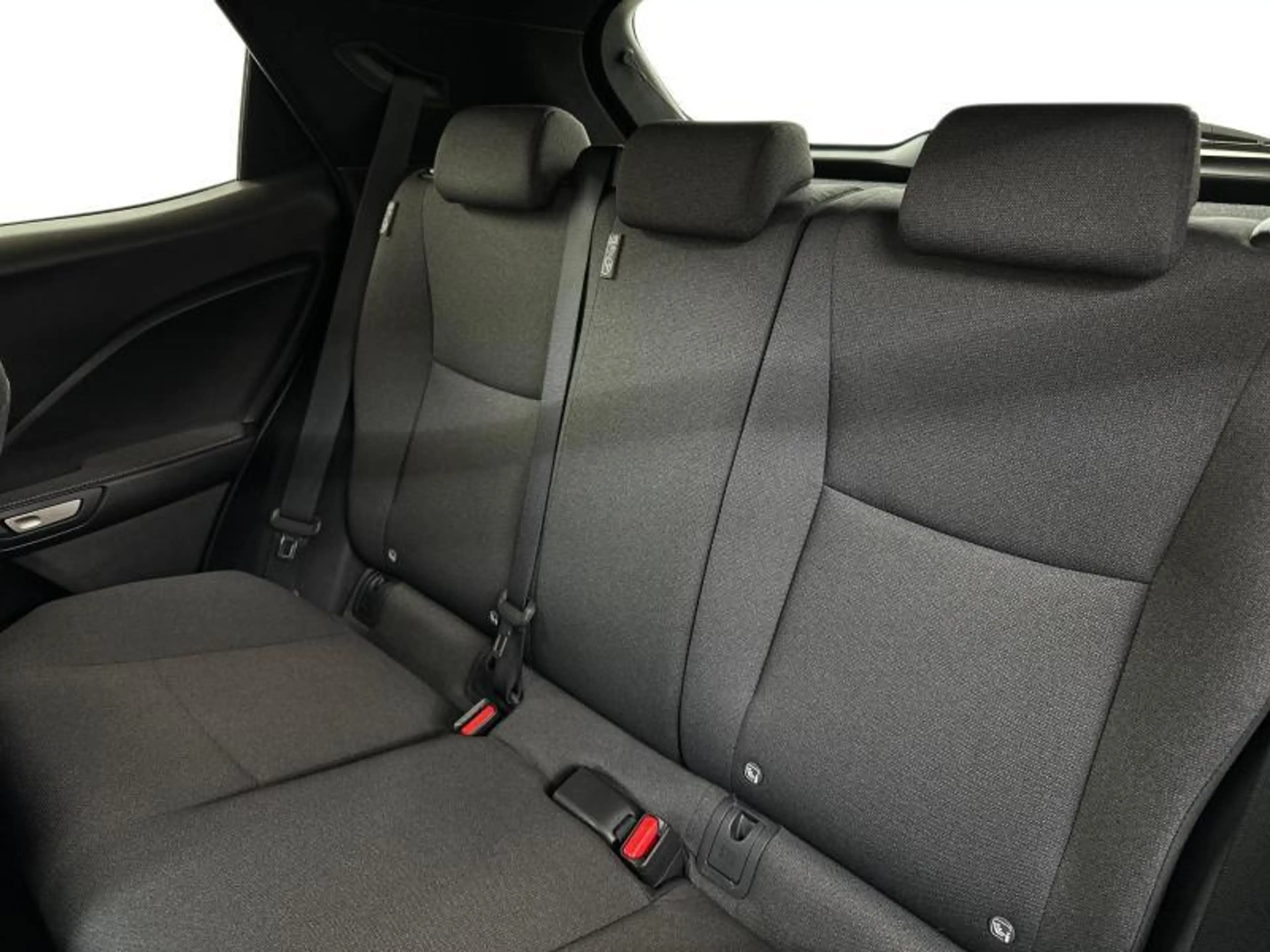 Lexus LBX Base — photo 10