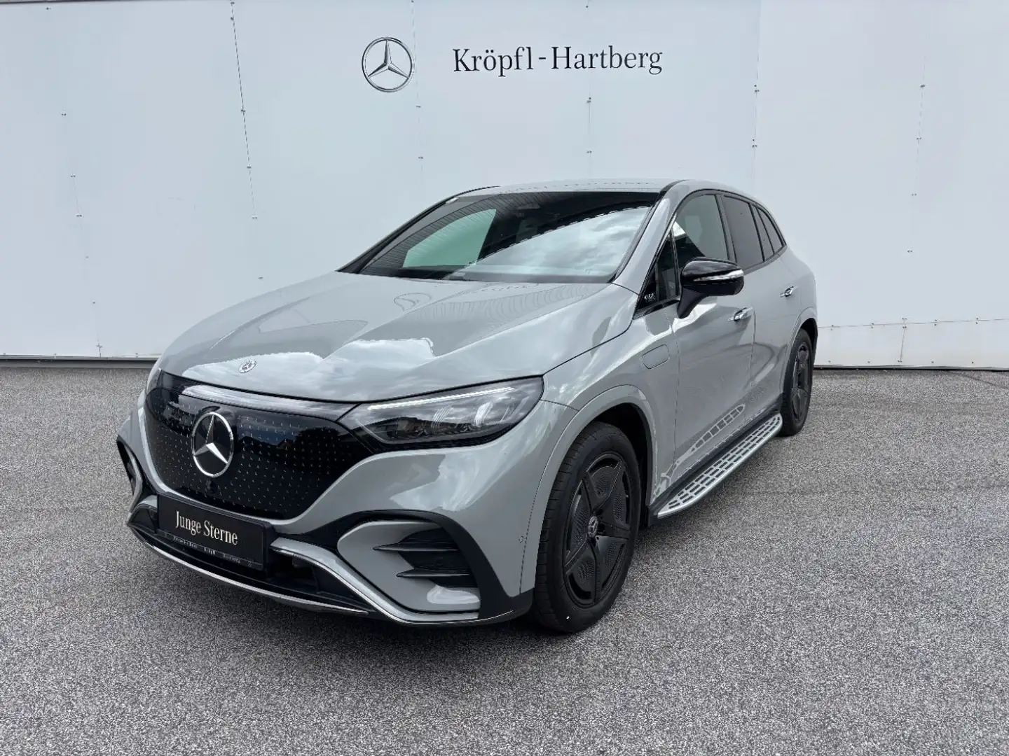 Mercedes-Benz EQE SUV EQE 350+ SUV Österreich-Edition AMG Night MBUX Grau - 2