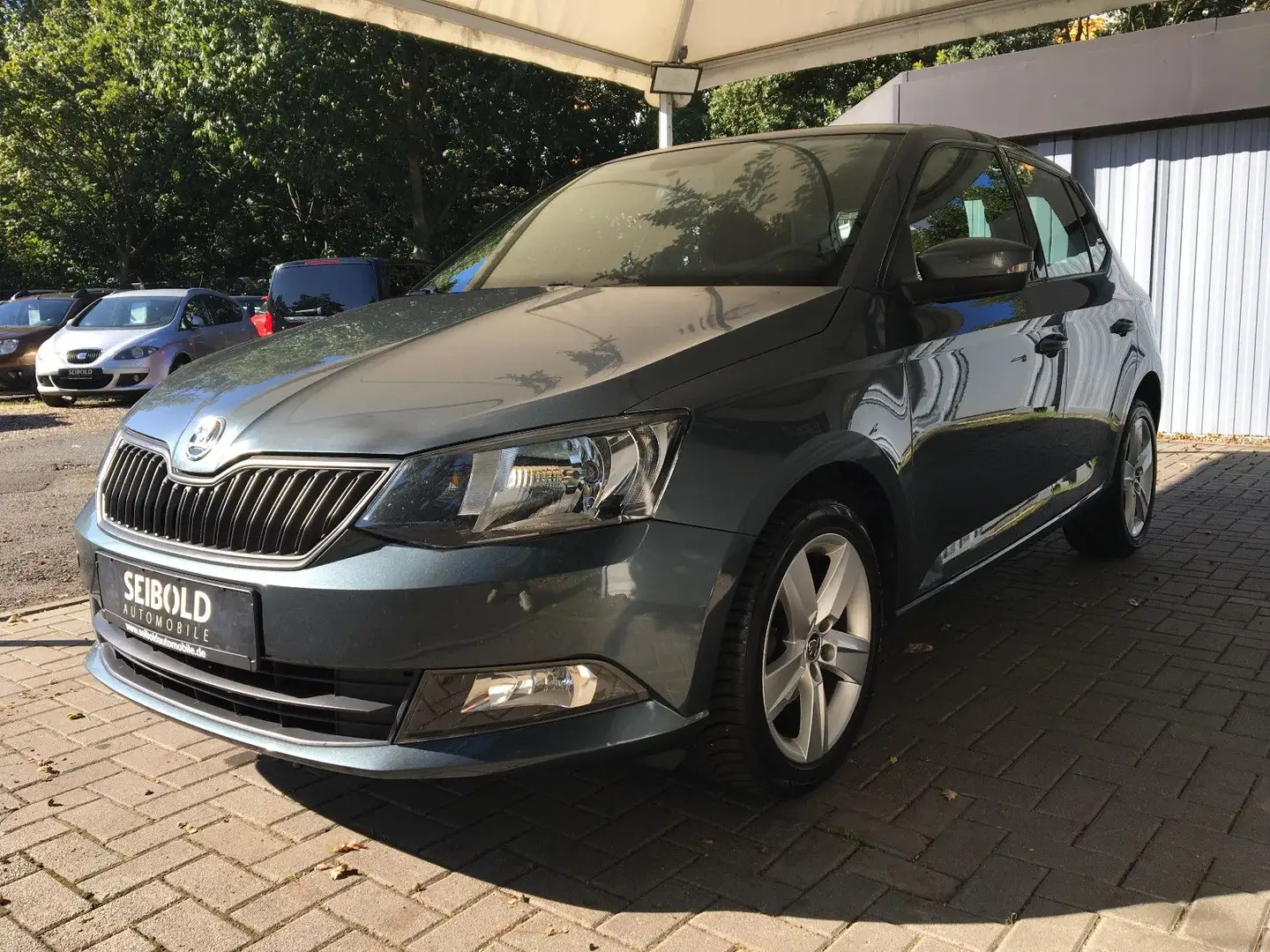 Skoda Fabia 1.0 MPI Cool Plus/Klima/Sitzh/Bluetooth Gris - 1