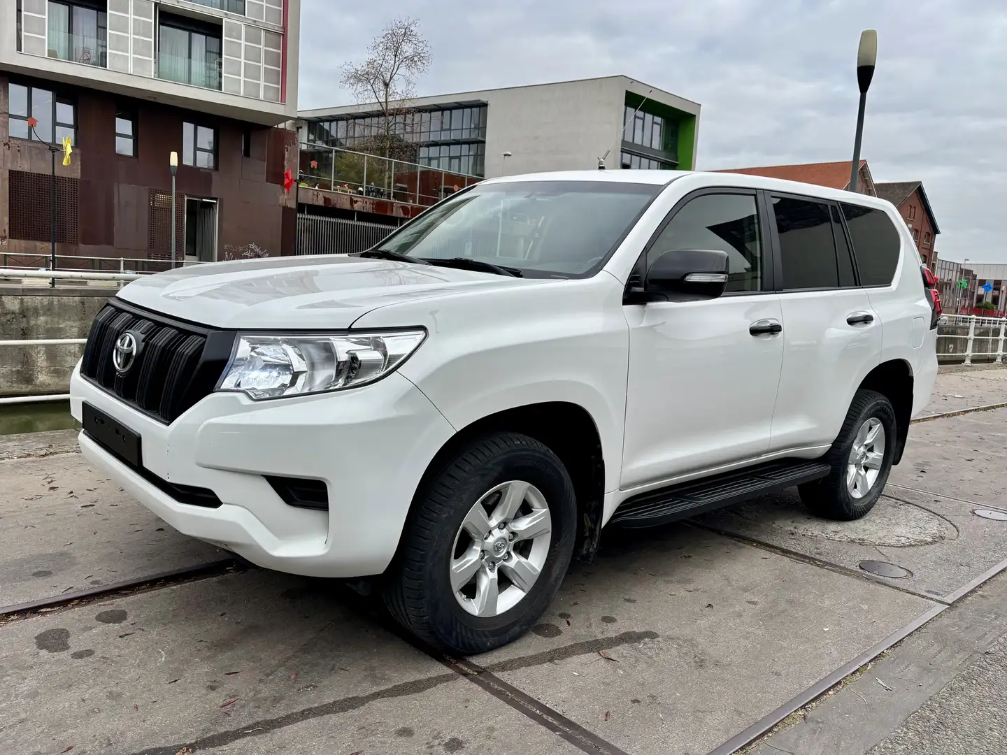 Toyota Land Cruiser Prado Blanc - 1