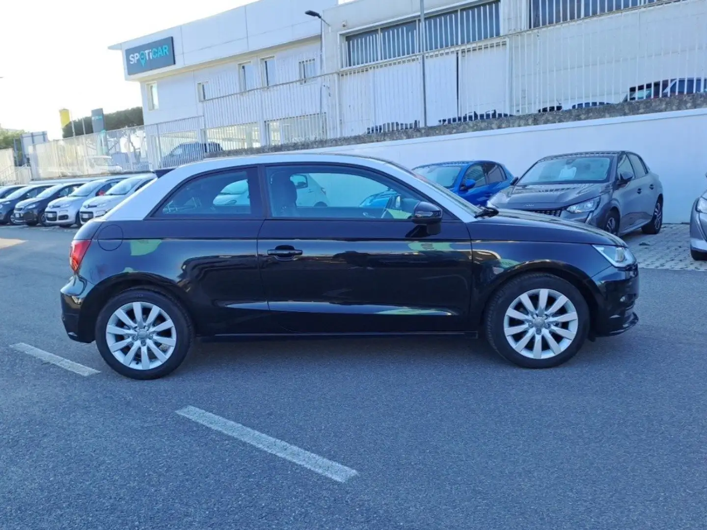 Audi A1 1.4 TDI 66kW Metal plus Černá - 2