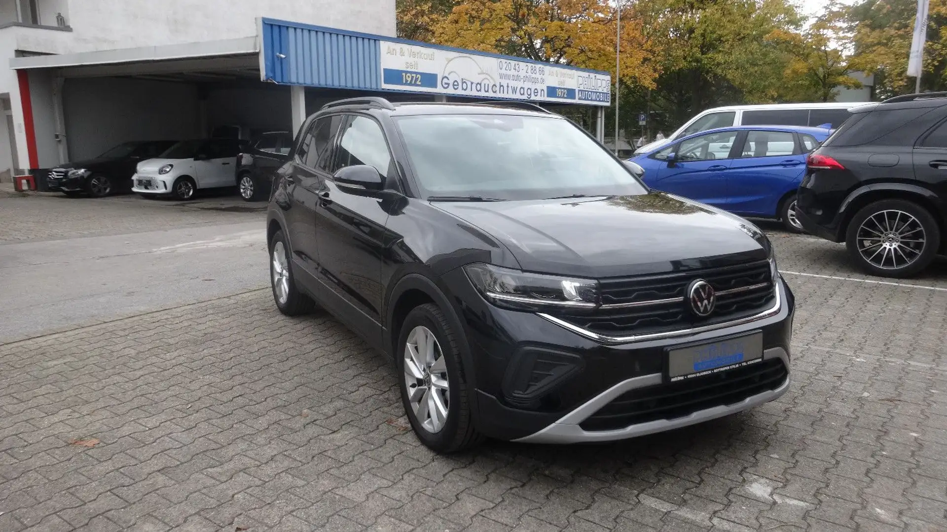 Volkswagen T-Cross 1.0 TSI 85 kW Life Schwarz - 1