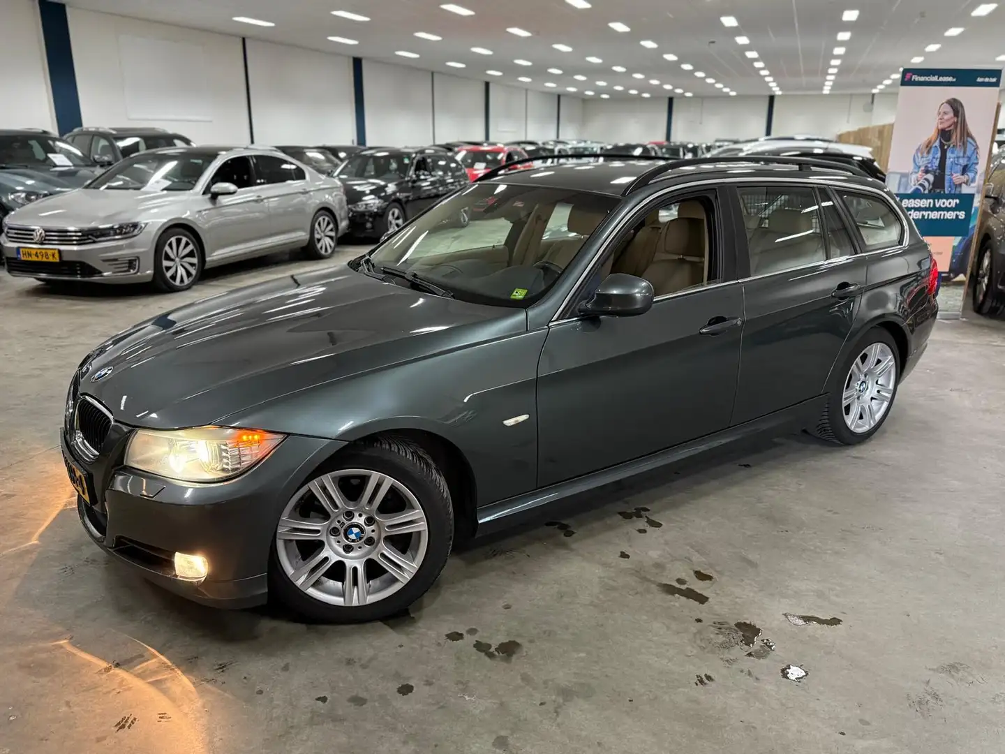 BMW 318 3-serie Touring 318i Business Line / NAVI MULTIEME Verde - 2