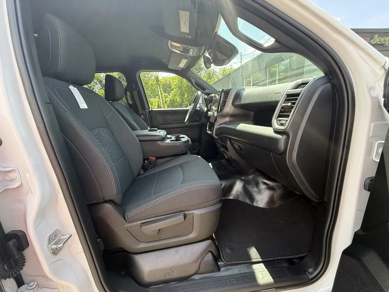 RAM 2500 снимка RAM 2500