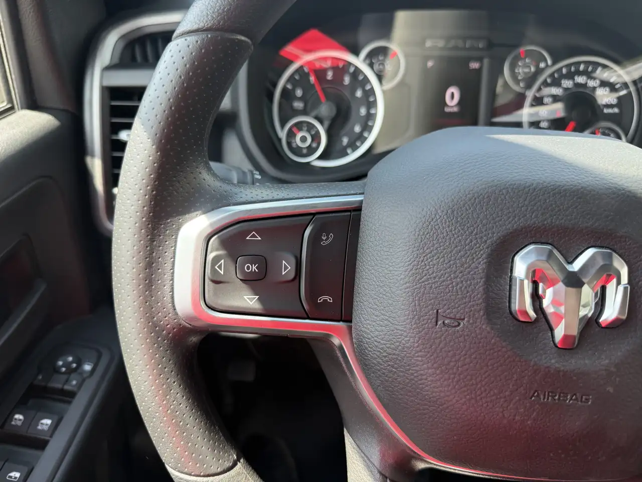 RAM 2500 снимка RAM 2500