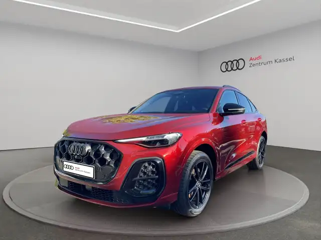 Audi Q5 view 3