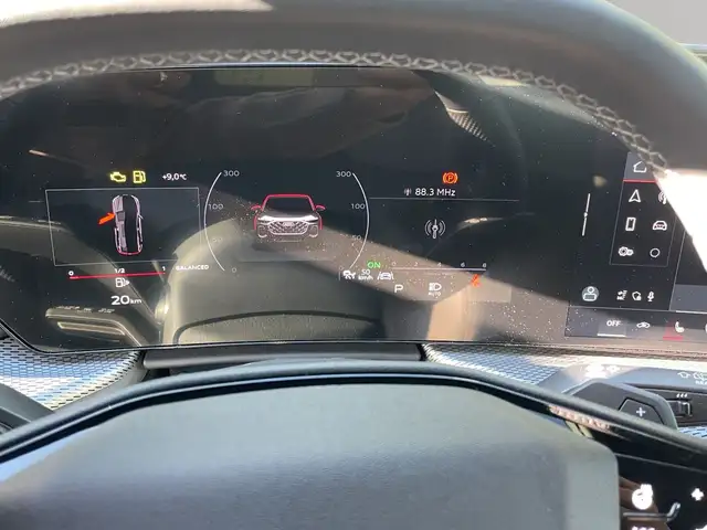 Audi Q5 view 13