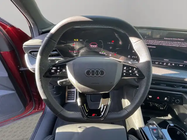 Audi Q5 view 12